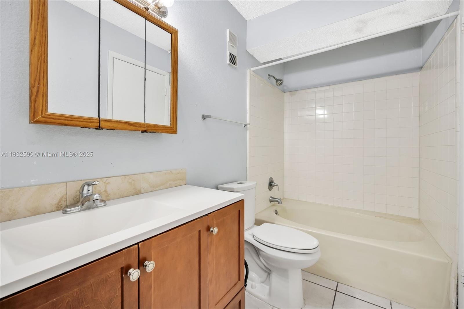 BISCAYNE BEACH CLUB CONDO - Residential