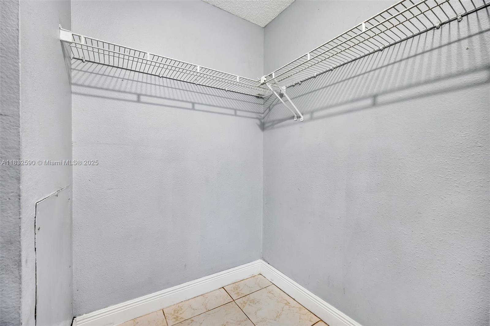 BISCAYNE BEACH CLUB CONDO - Residential