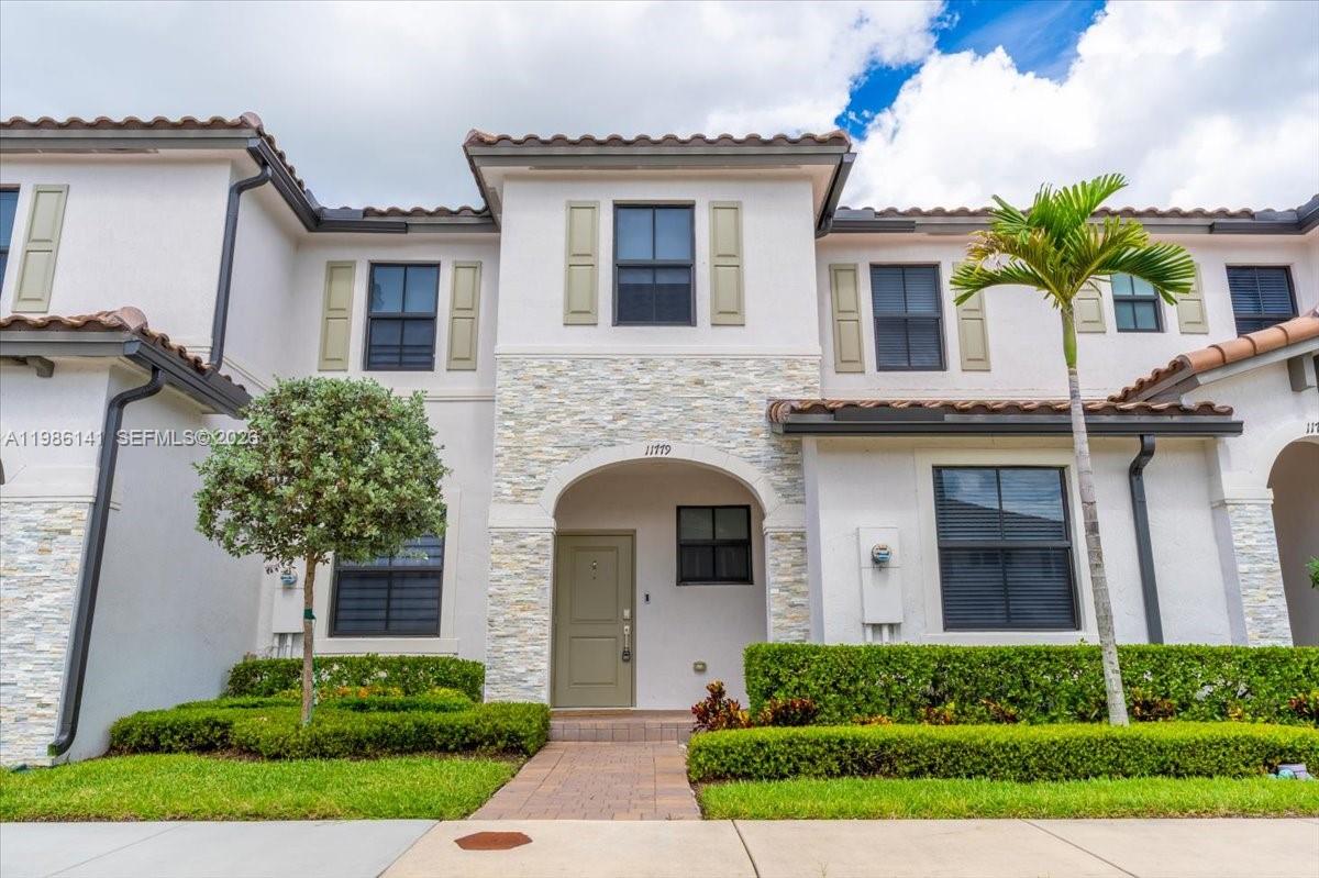 SILVER PALM RESIDENTIAL H - Residential Lease