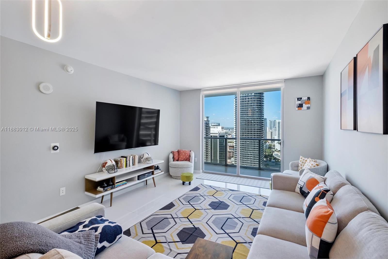 1100 MILLECENTO RESIDENCE - Residential Lease