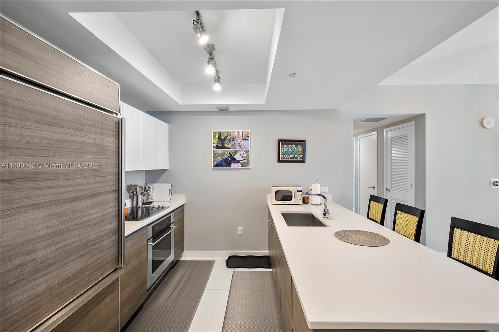 1100 MILLECENTO RESIDENCE - Residential Lease