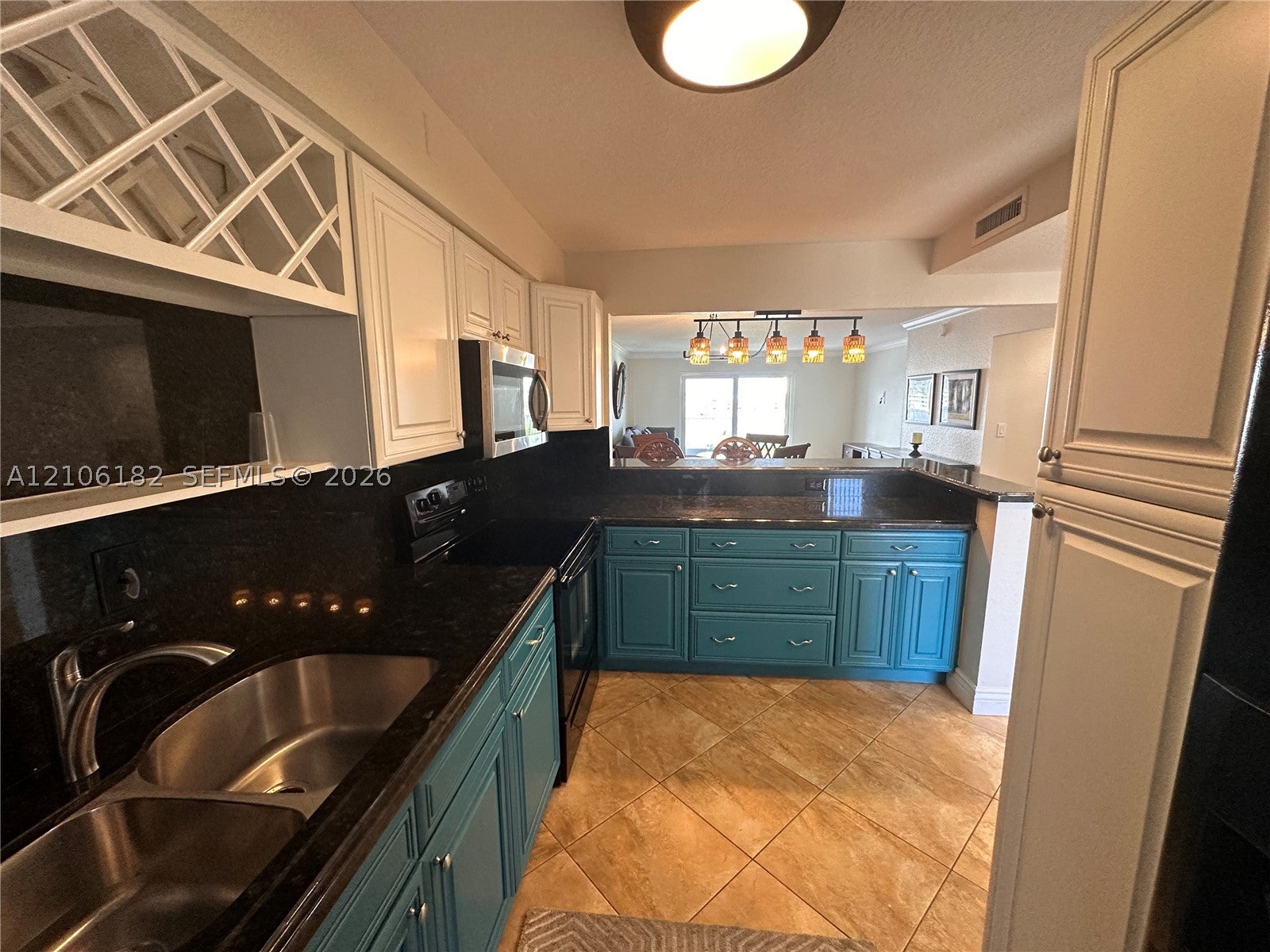 400 Golden Isles Dr 40