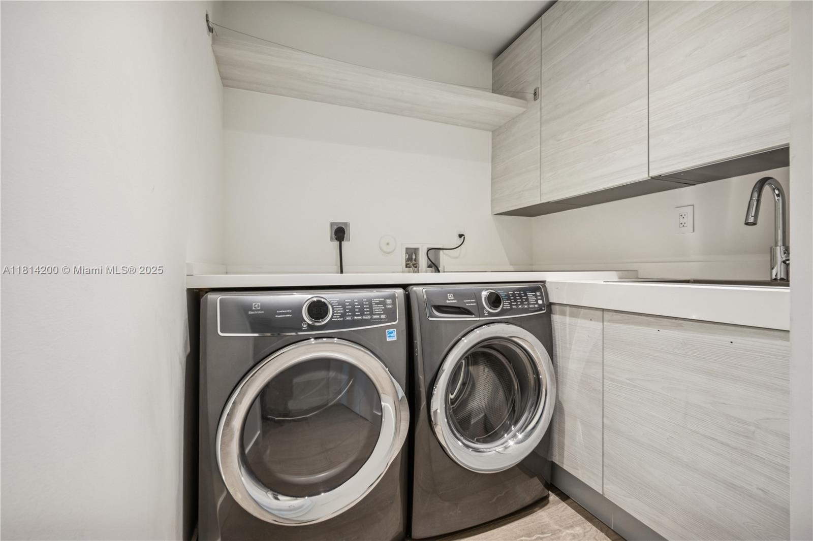 HIBISCUS ISLAND - Residential