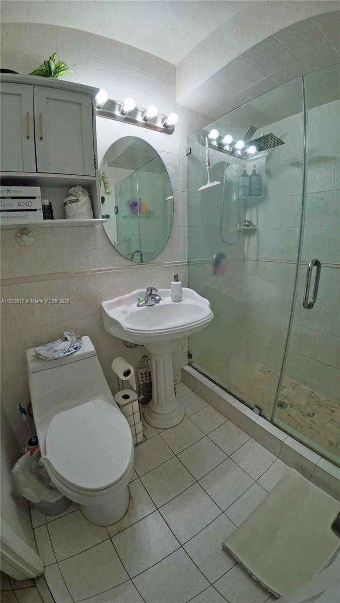 TROPICAL GARDENS - Residential