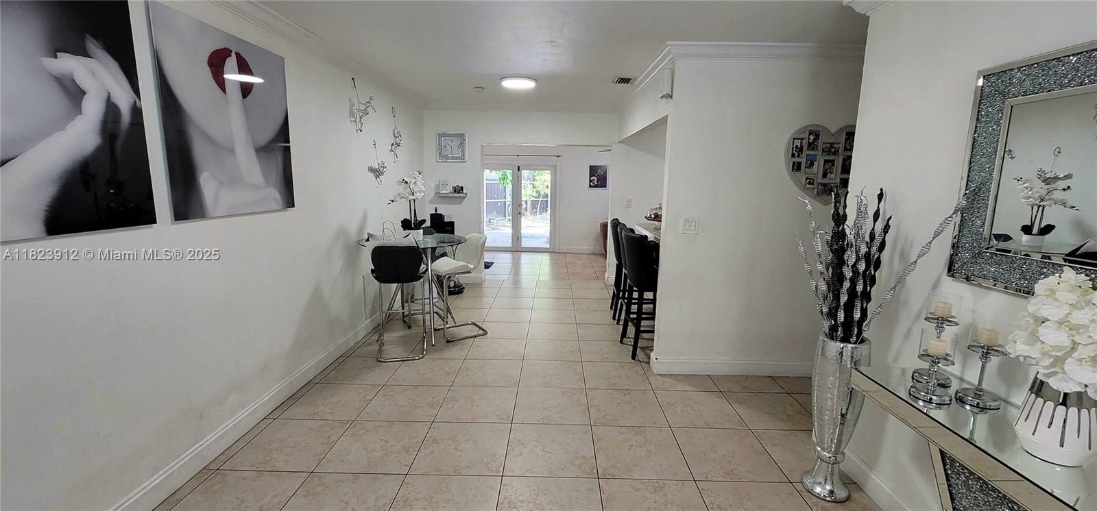 TROPICAL GARDENS - Residential