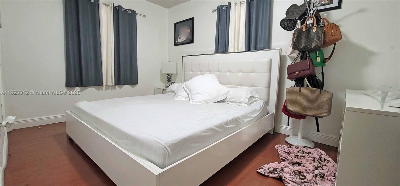 TROPICAL GARDENS - Residential