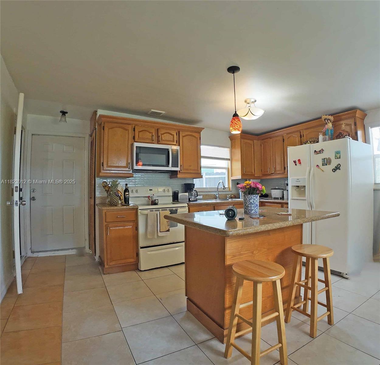 TROPICAL GARDENS - Residential