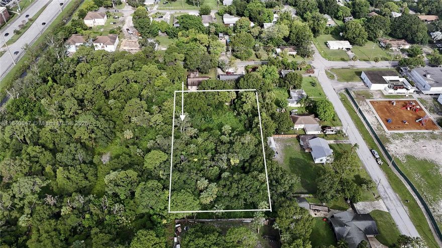 Exclusively presented by Sunland Real Estate: 0.81 acre lot in Fort Pierce. Lot is currently land locked and has no road access. Great neighborhood, close by Fairlawn Elementary School. And very centralized near Okeechobee Rd & Virginia Ave that leads to I-95. Largest lot in the neighborhood.