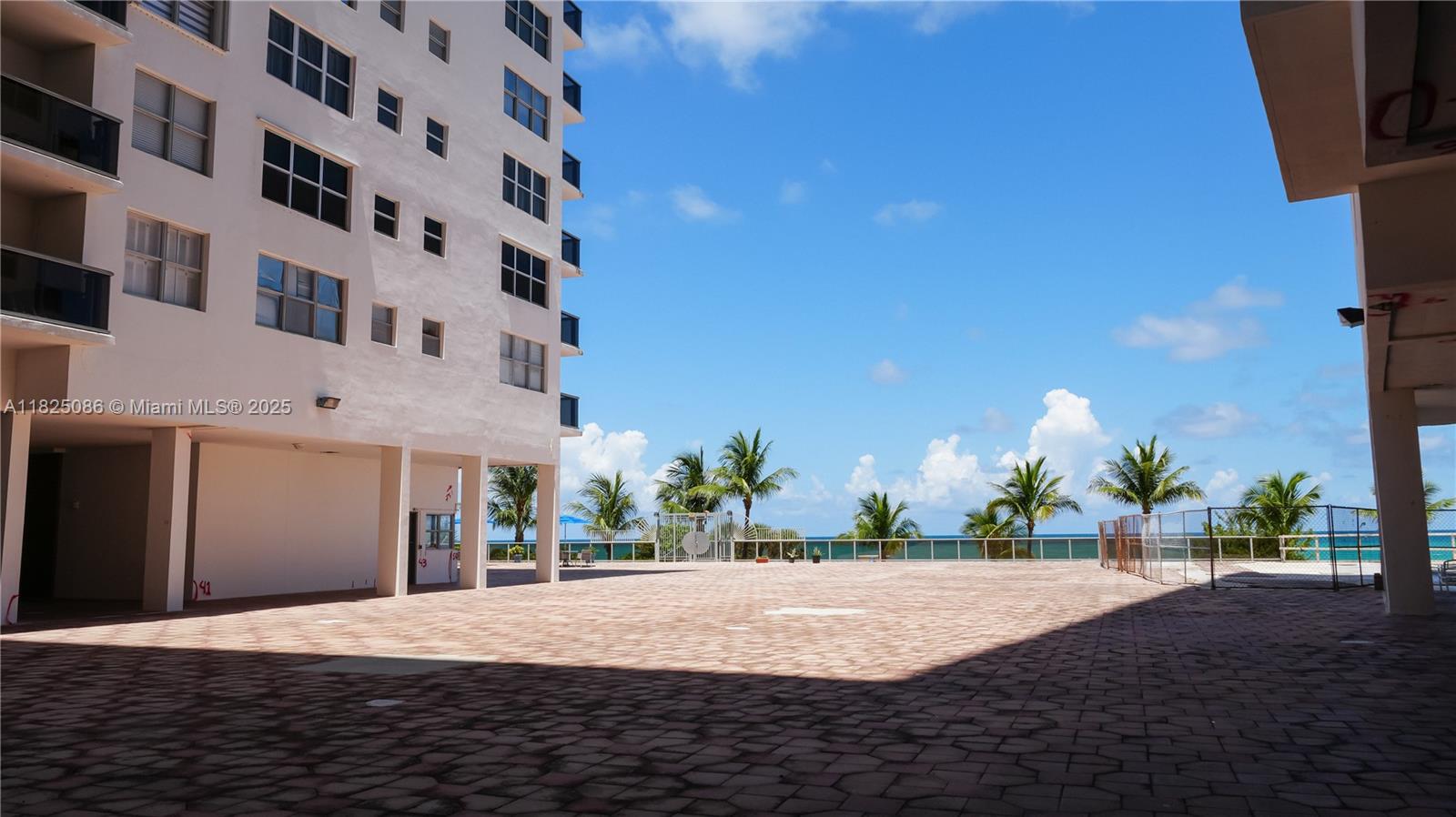 MAISON GRANDE CONDO - Residential