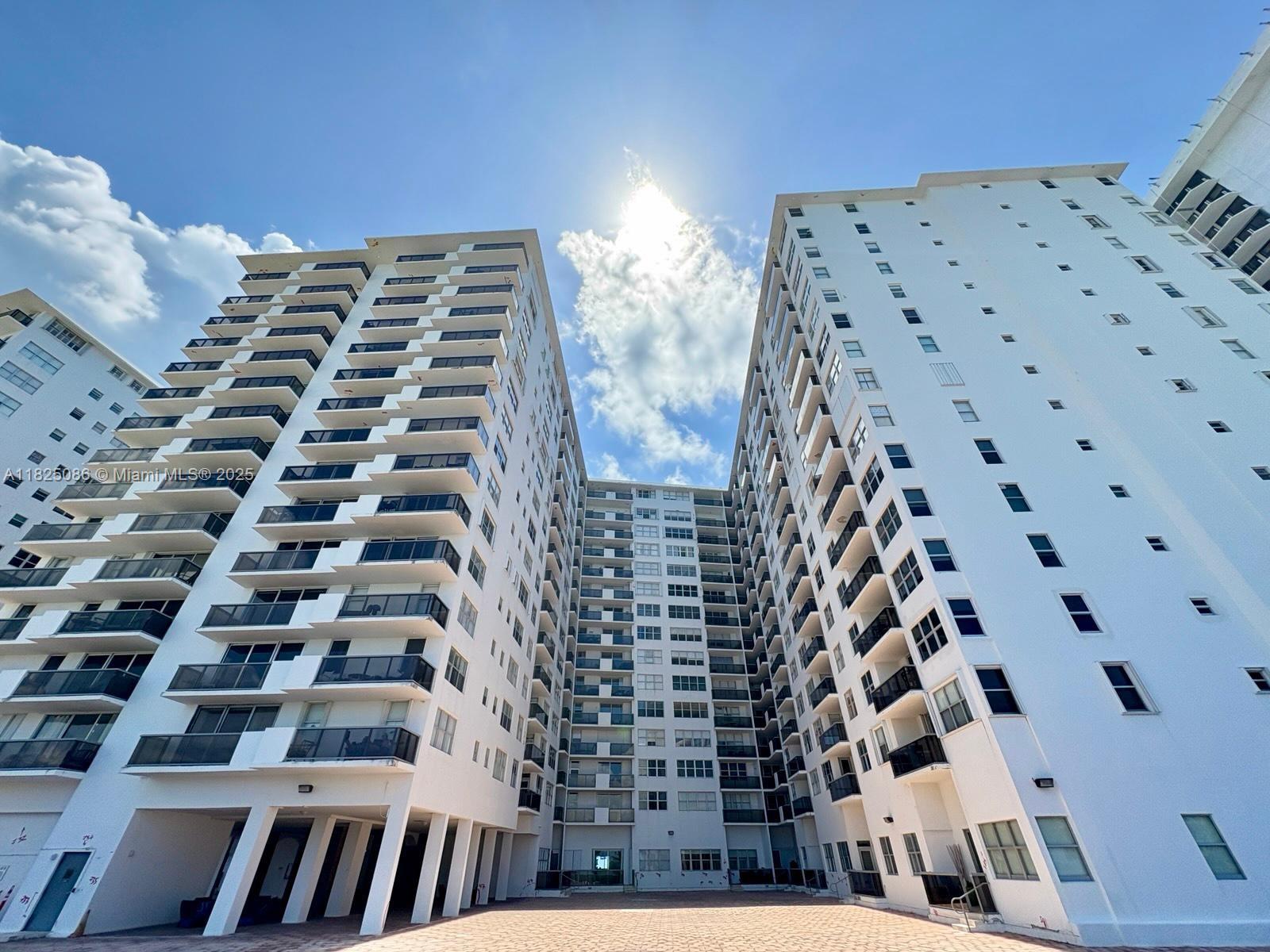 MAISON GRANDE CONDO - Residential