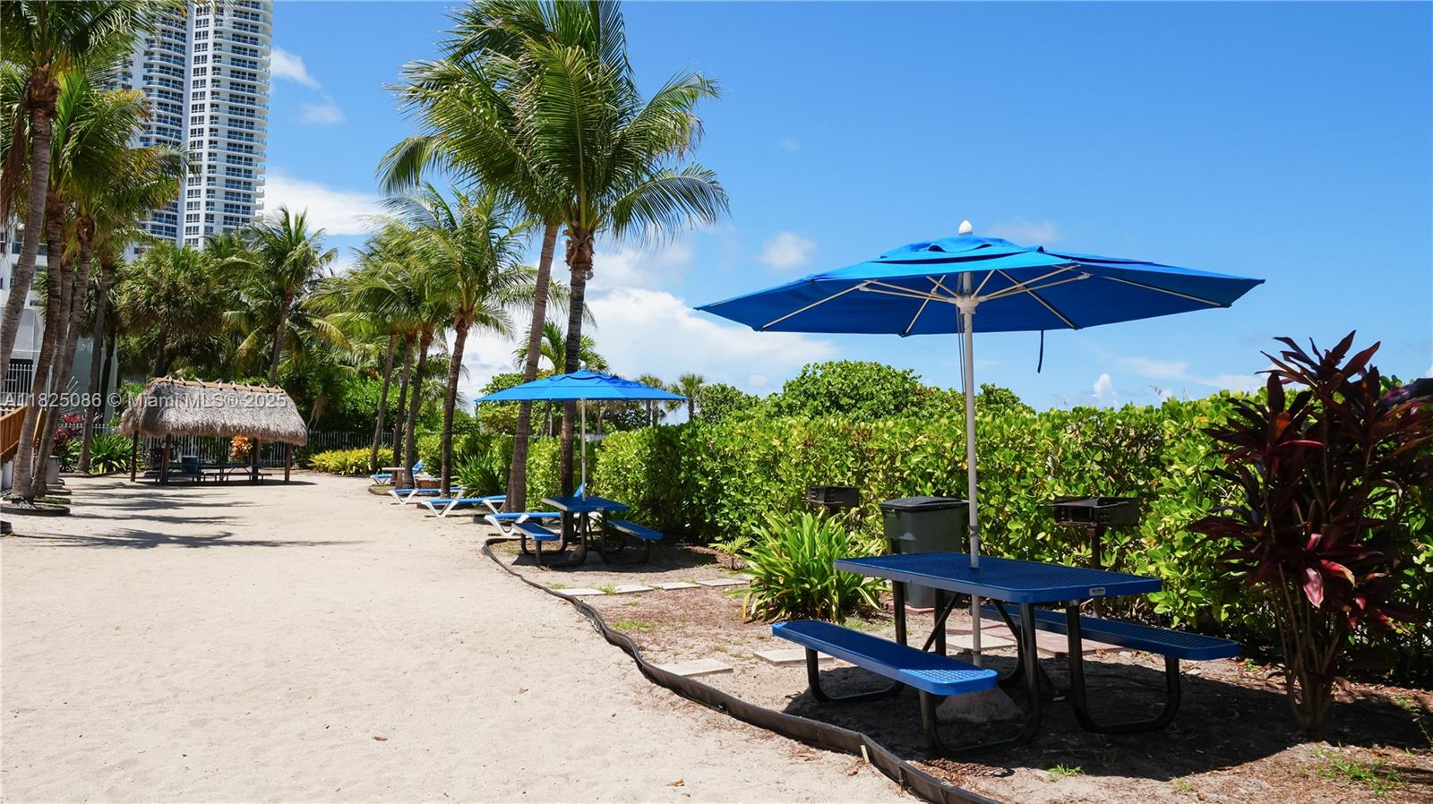 MAISON GRANDE CONDO - Residential