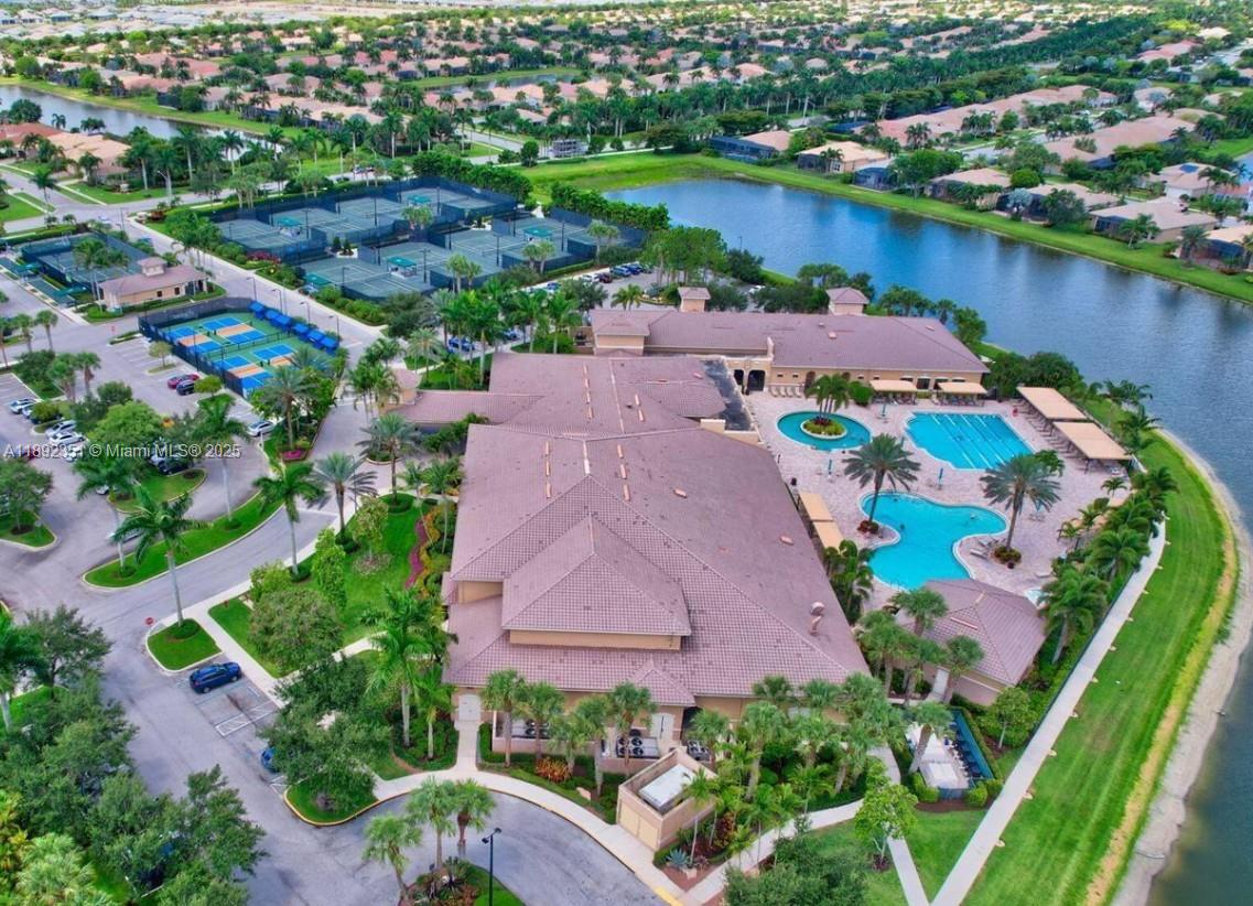 KINGS POINT NORMANDY COND - Residential