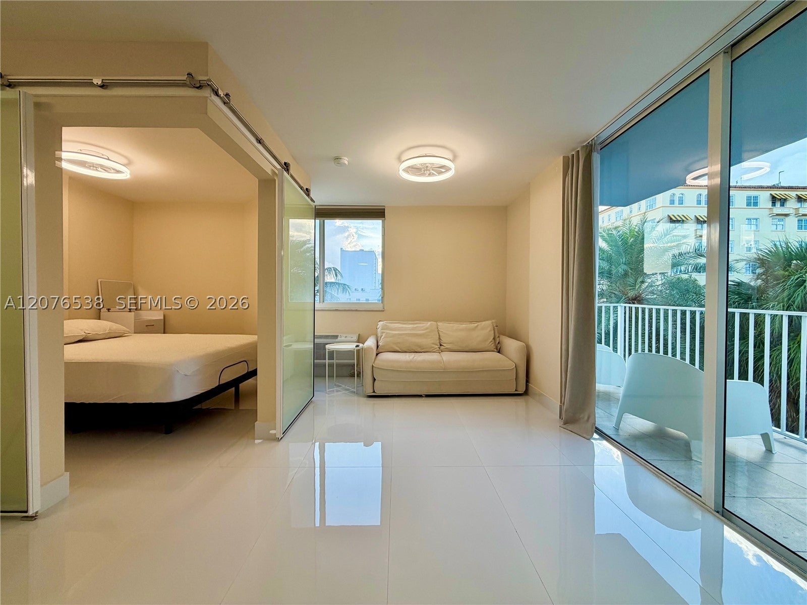 1255 Collins Ave 304