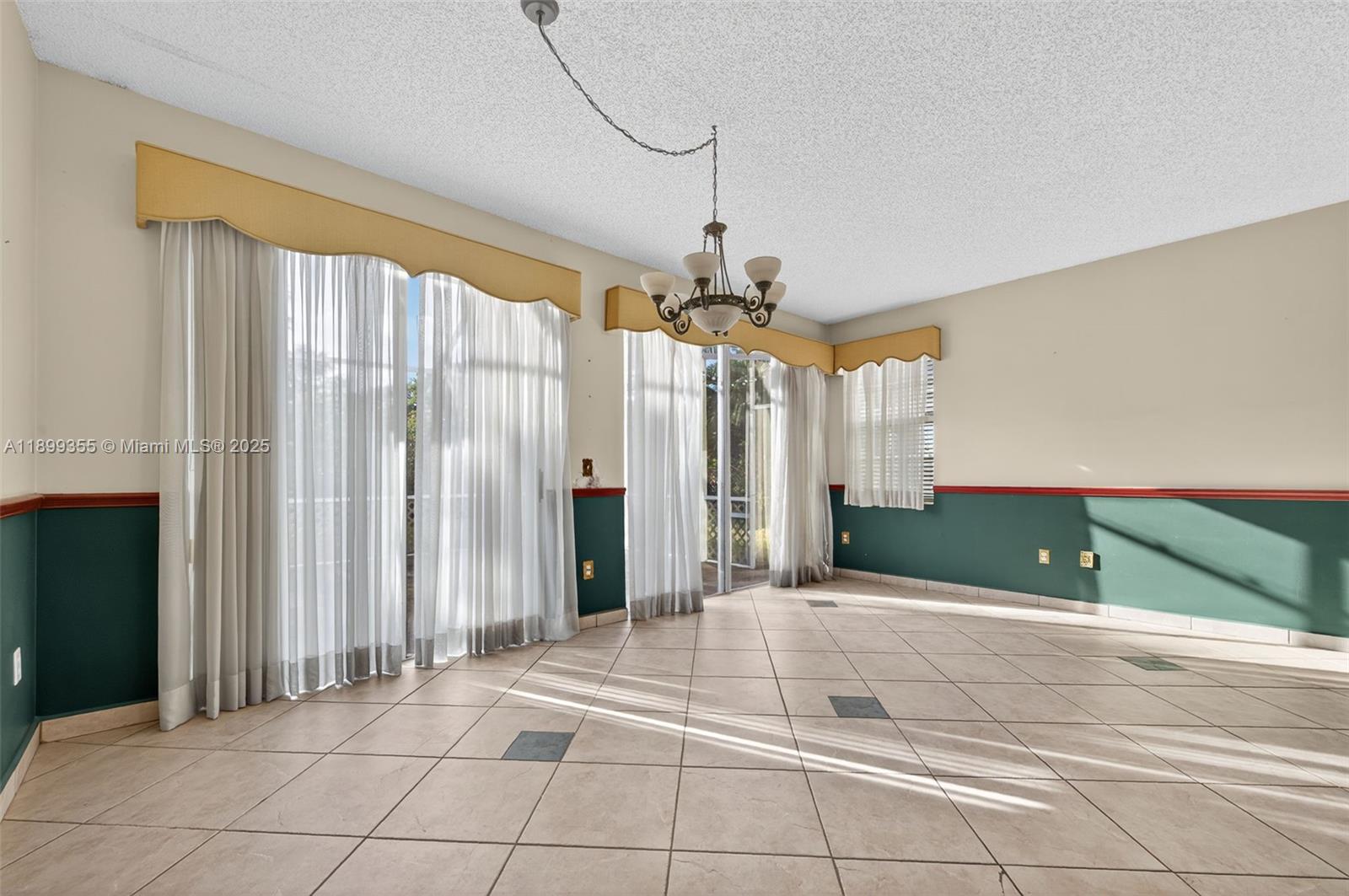 TOWNGATE - Residential