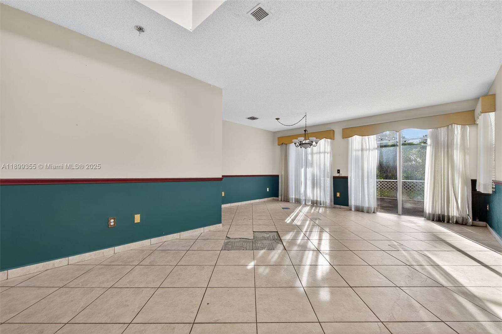 TOWNGATE - Residential