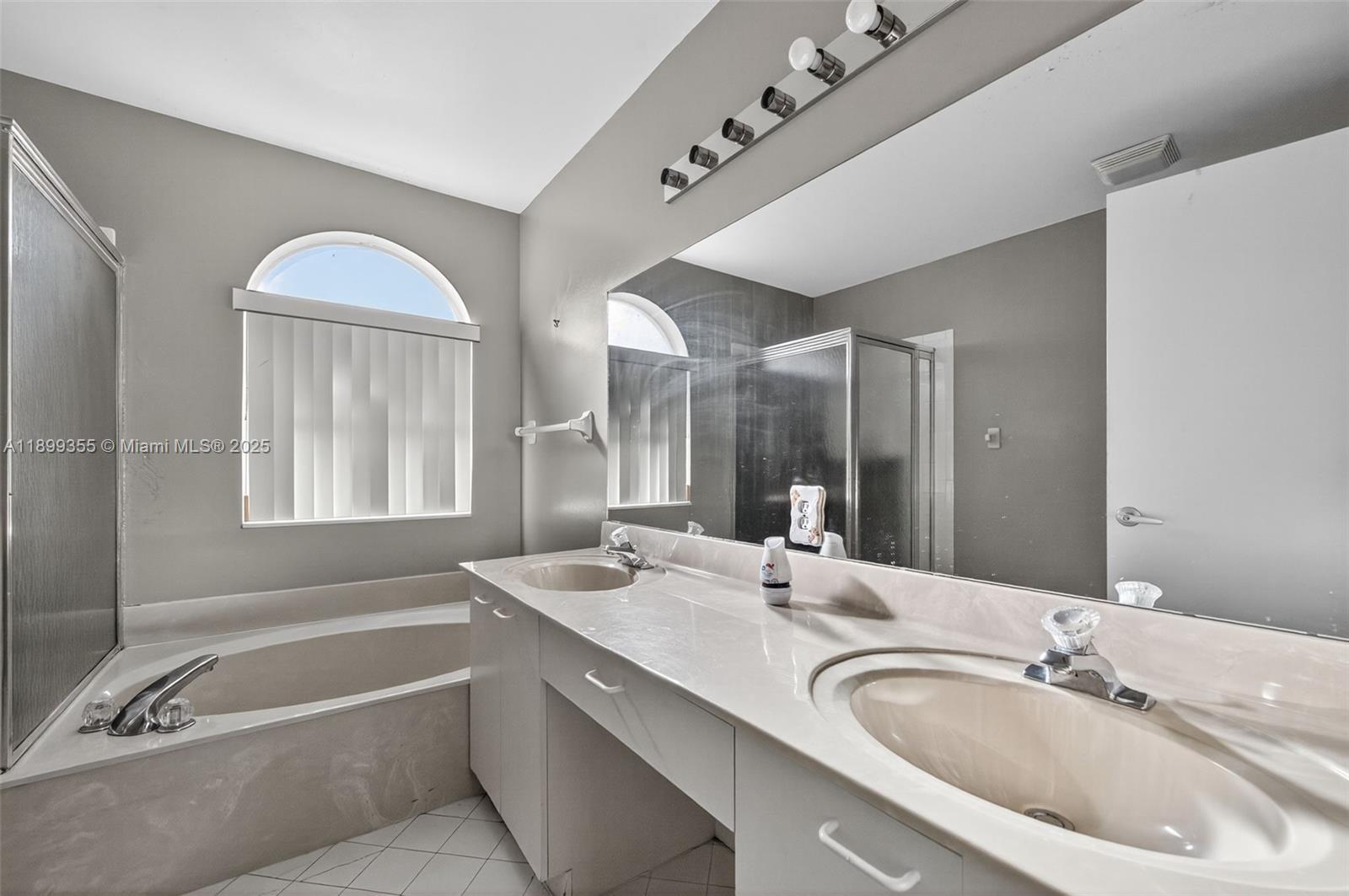 TOWNGATE - Residential