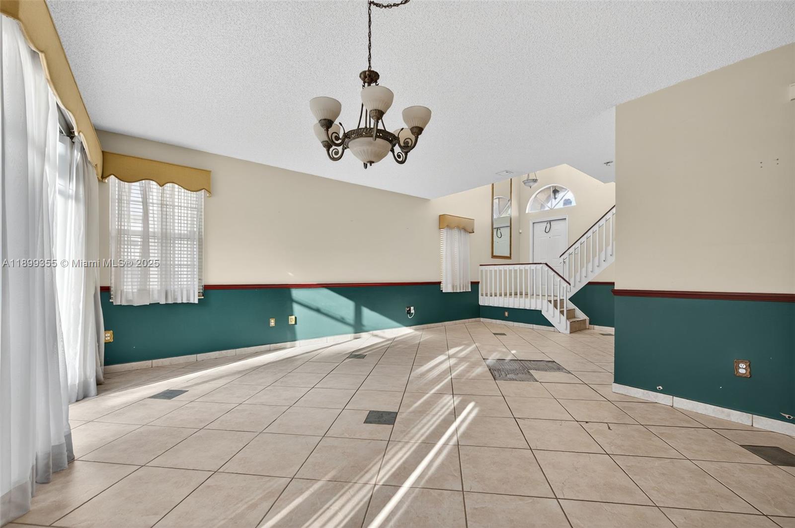 TOWNGATE - Residential