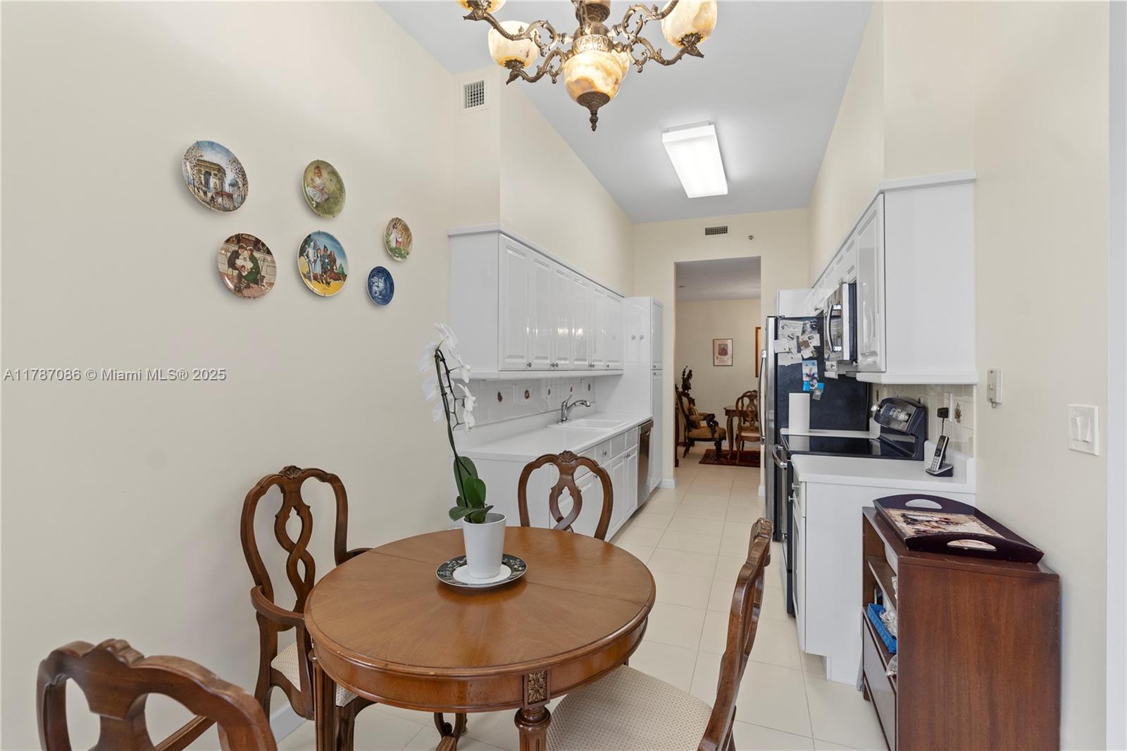 HARBOR TWS AT THE WATERWA - Residential