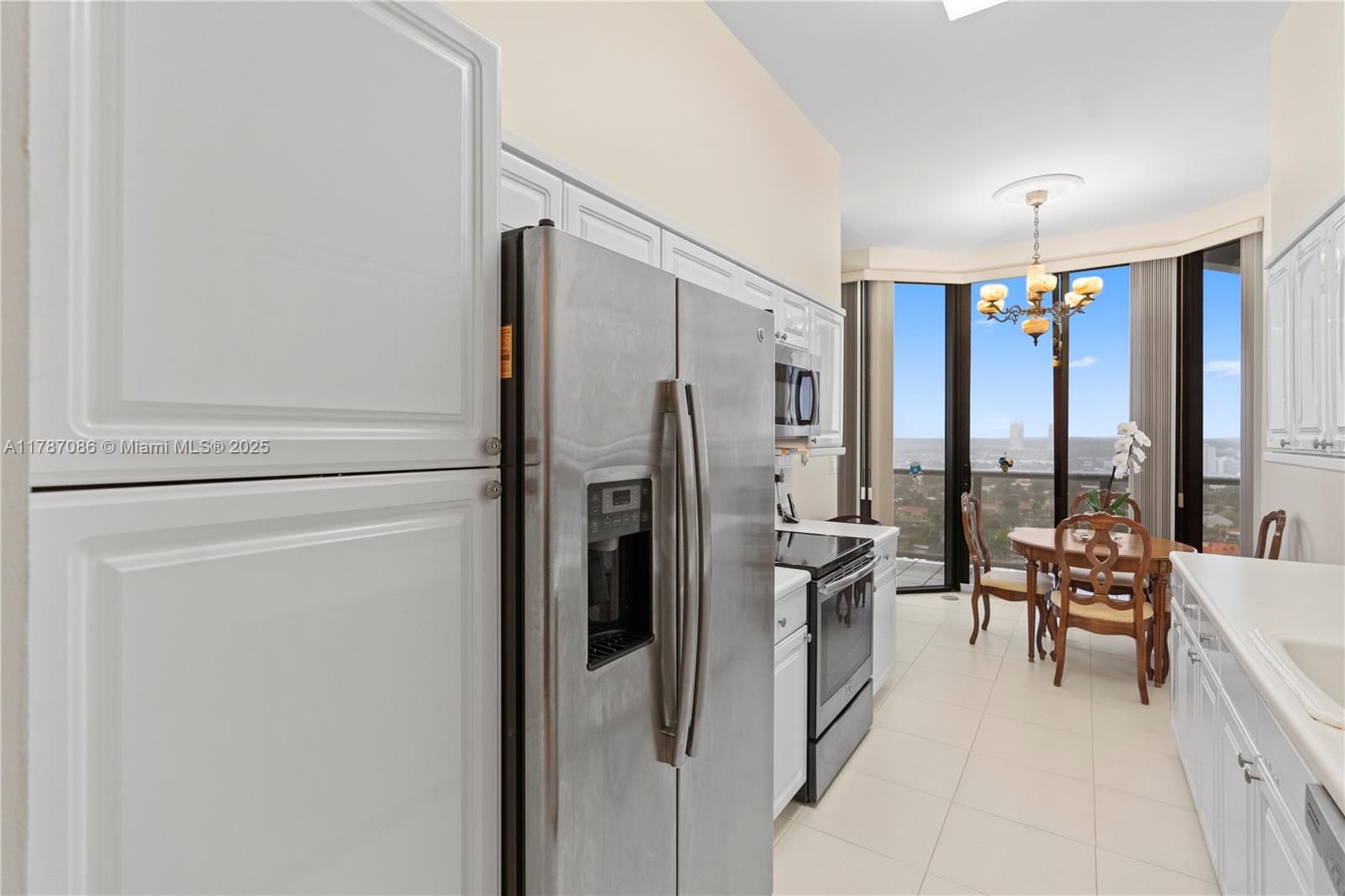 HARBOR TWS AT THE WATERWA - Residential