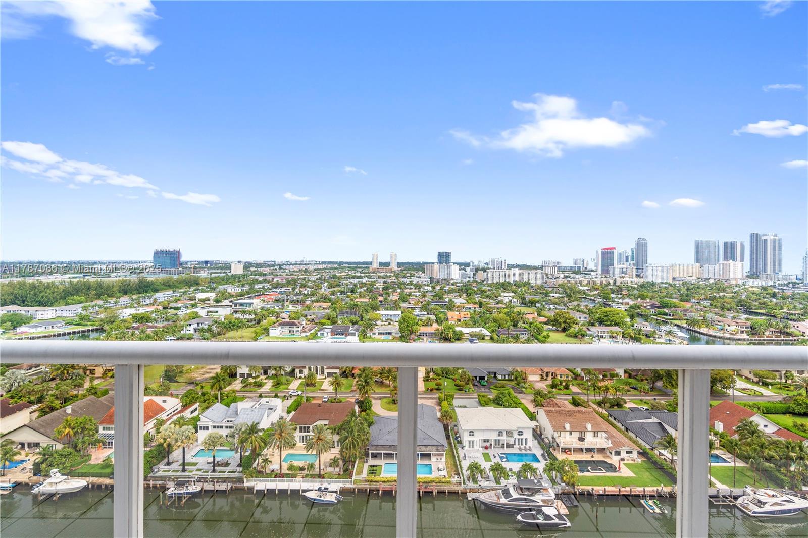 HARBOR TWS AT THE WATERWA - Residential