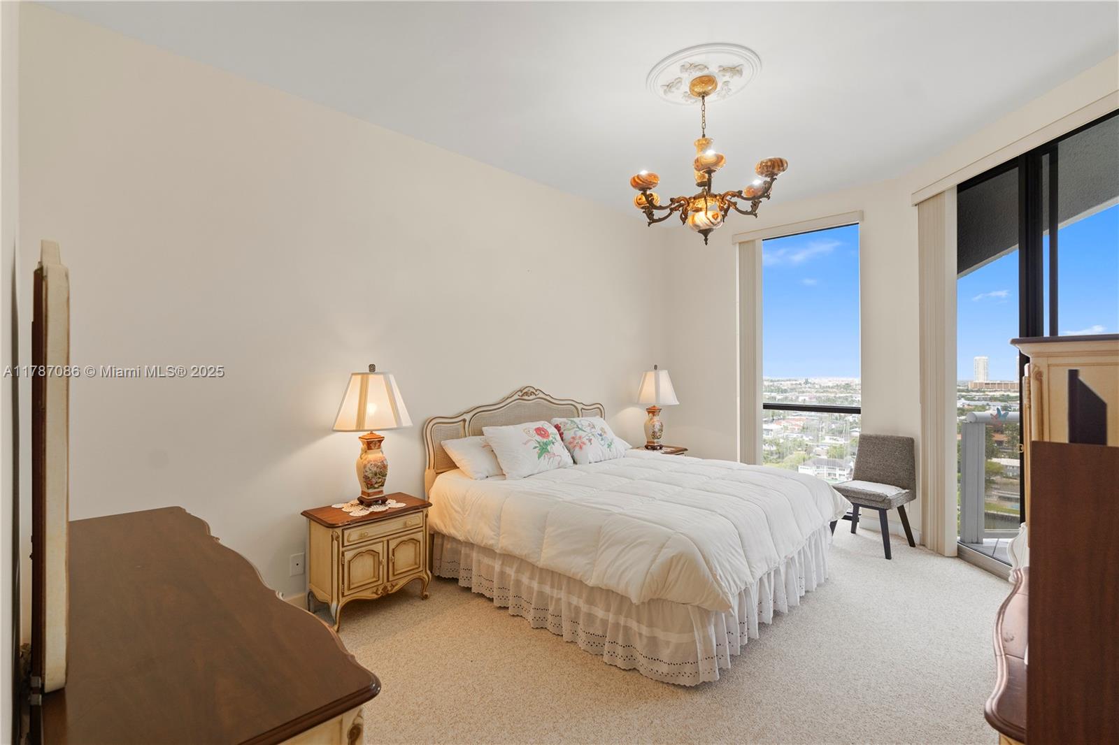 HARBOR TWS AT THE WATERWA - Residential