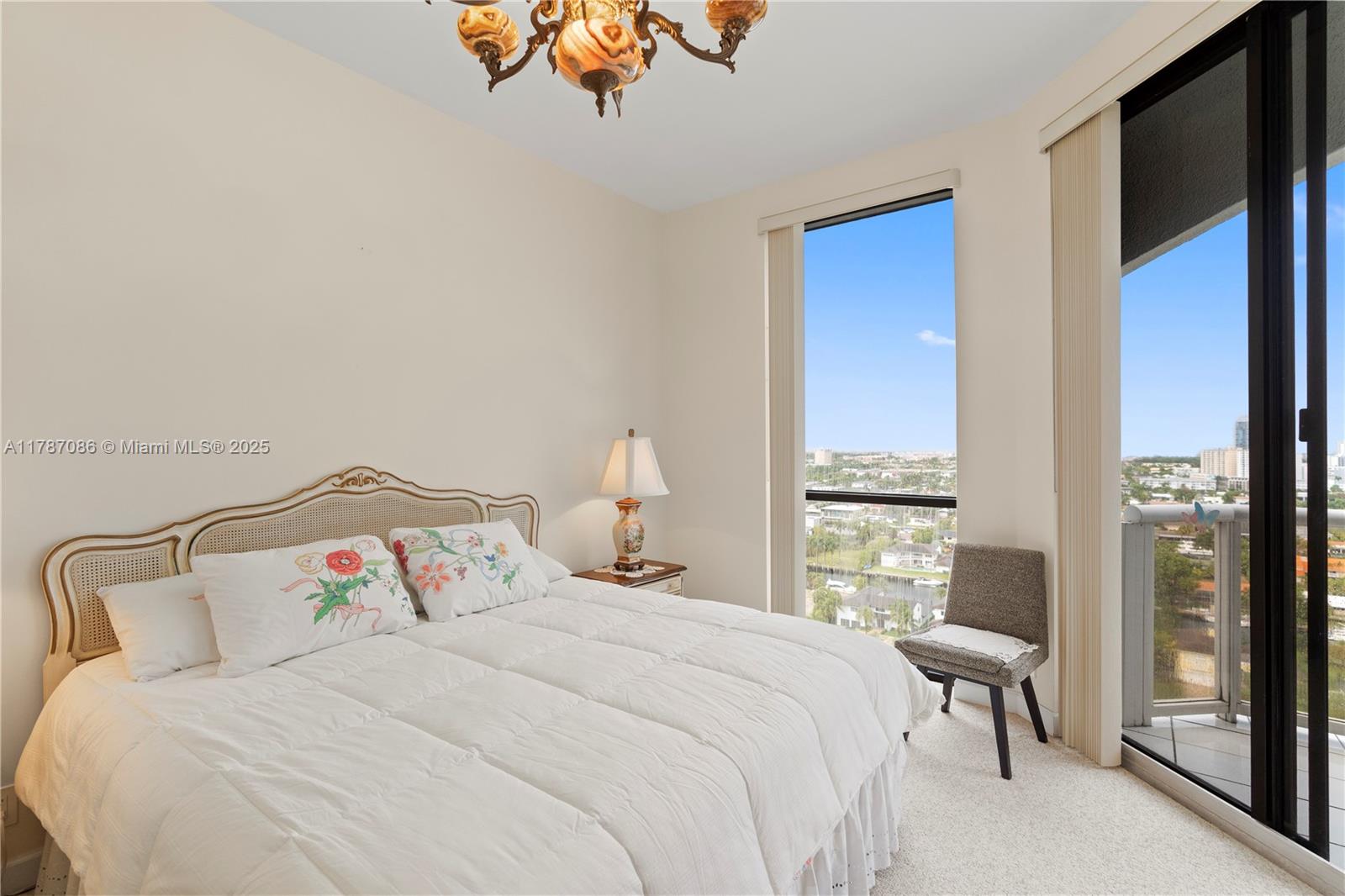 HARBOR TWS AT THE WATERWA - Residential