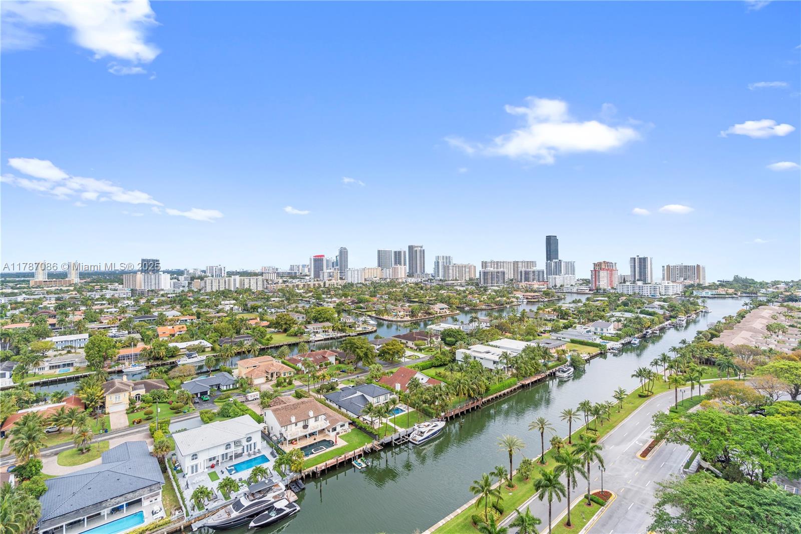 HARBOR TWS AT THE WATERWA - Residential