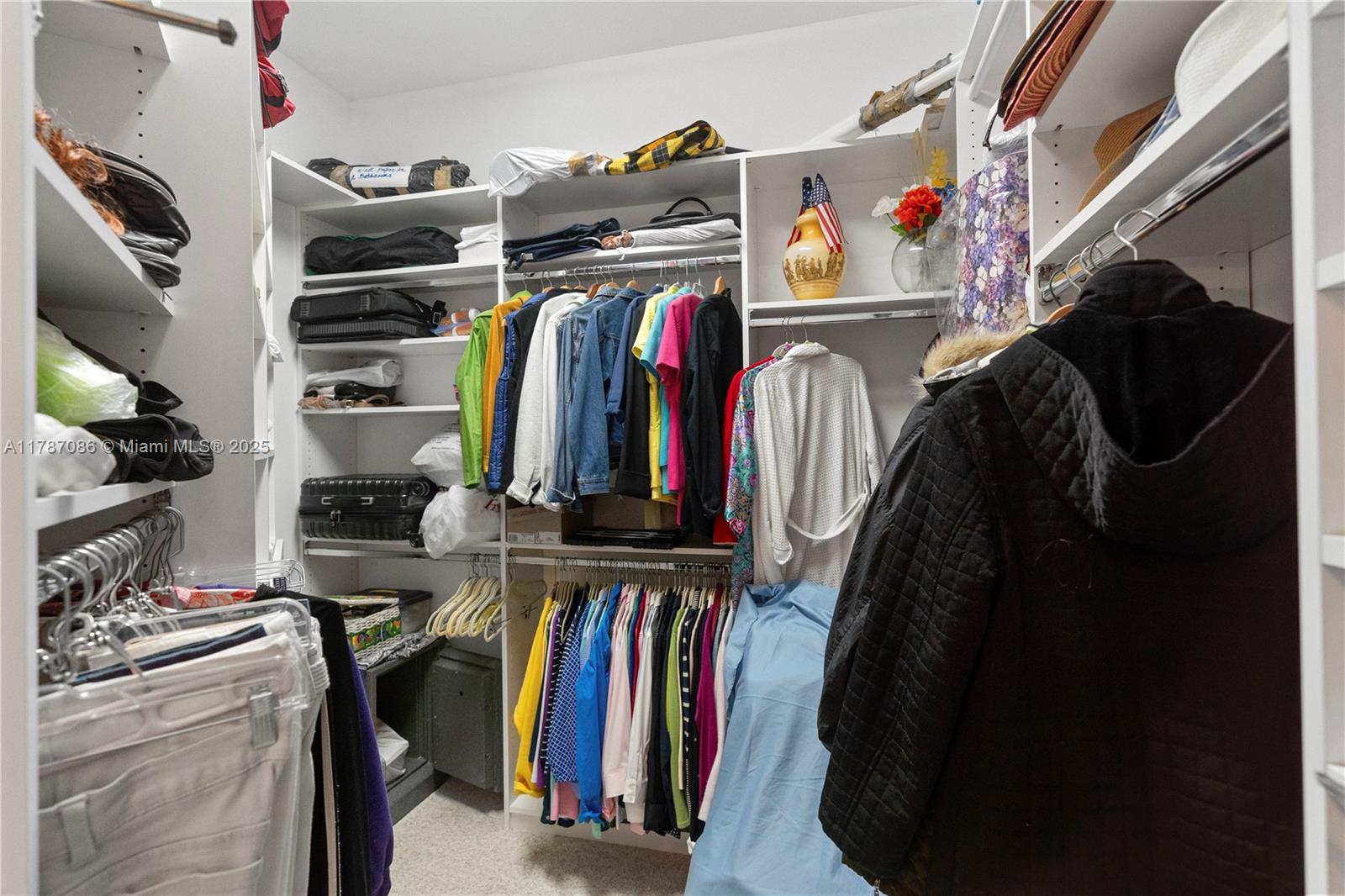 HARBOR TWS AT THE WATERWA - Residential