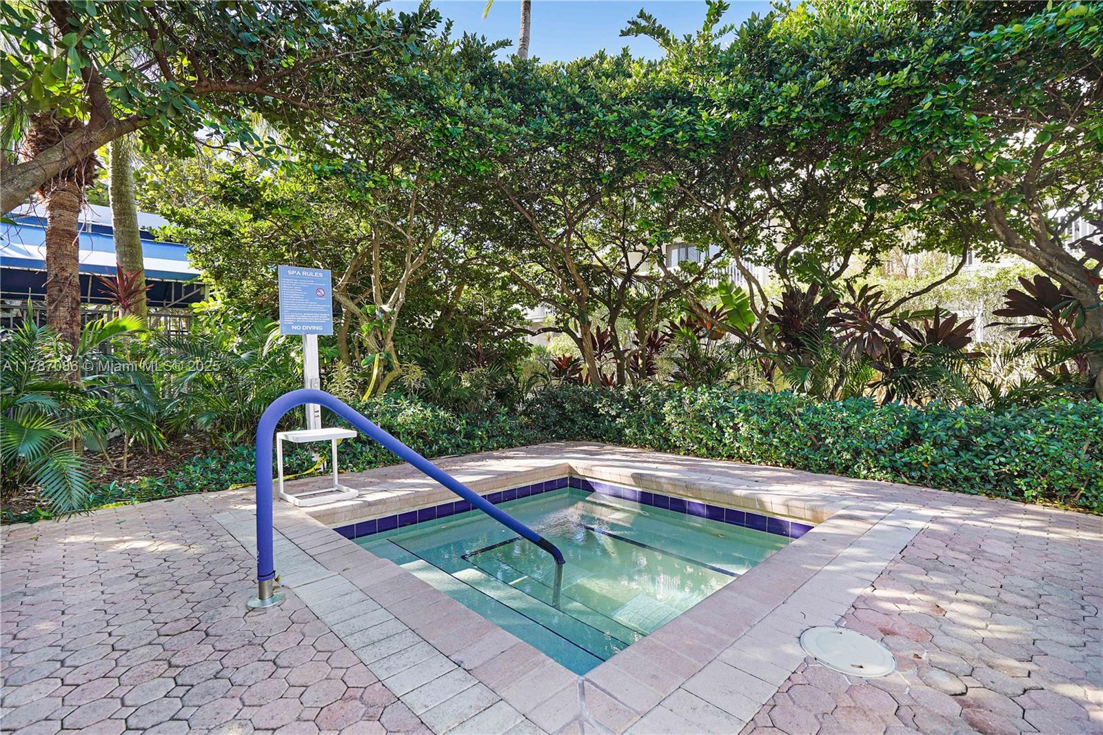 HARBOR TWS AT THE WATERWA - Residential