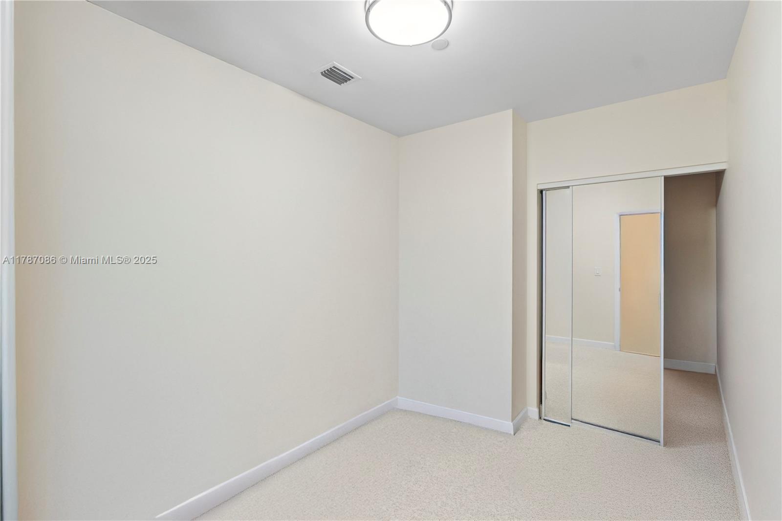 HARBOR TWS AT THE WATERWA - Residential