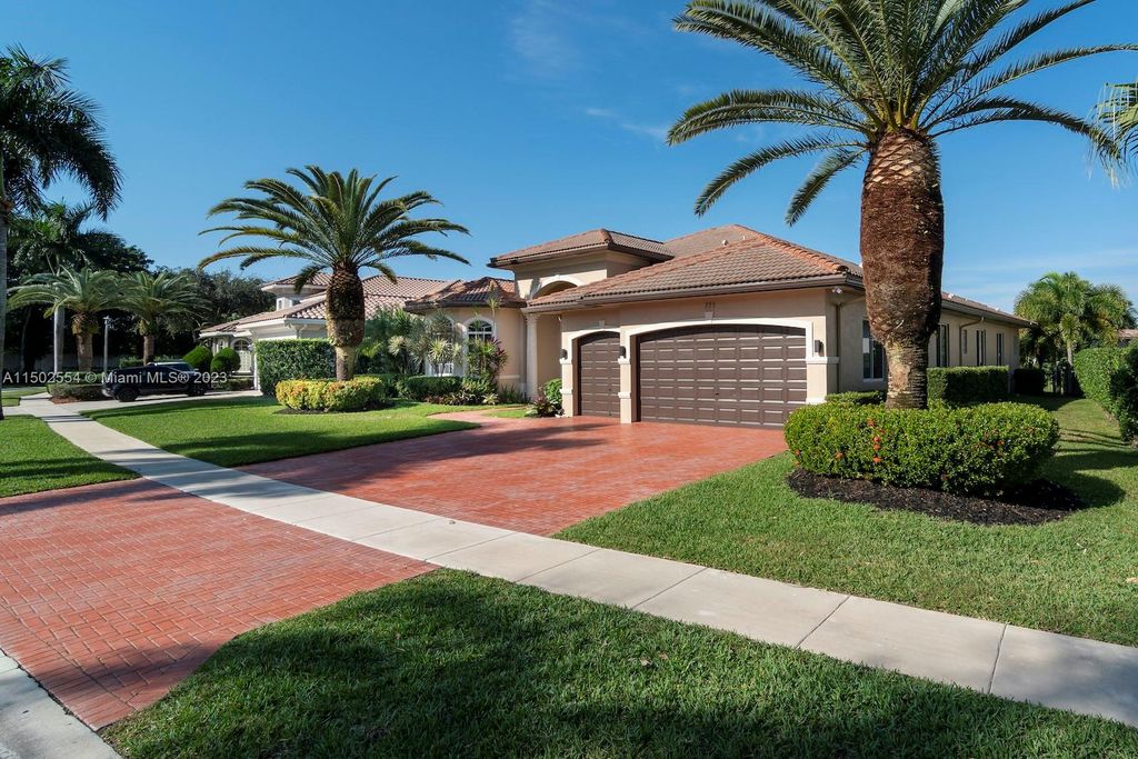 Photo of 771 Leigh Palm Ave, Plantation, FL 33324 (MLS # A11502554)