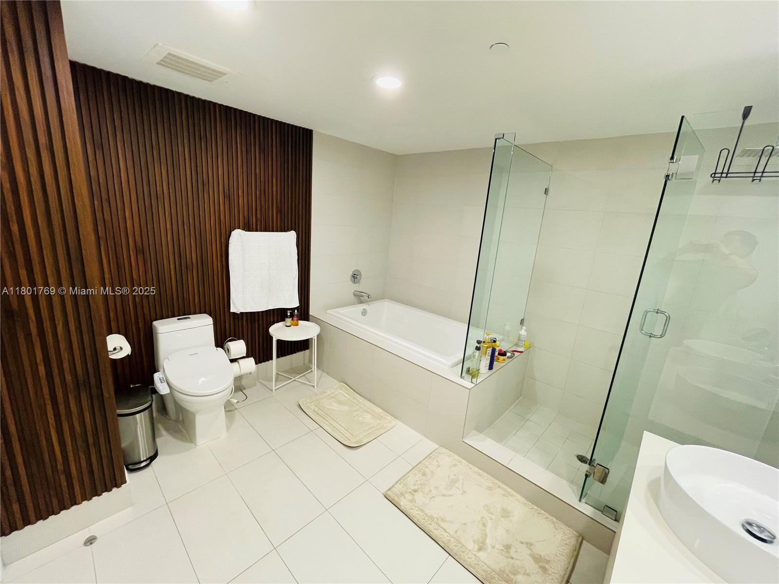 BEACHWALK CONDOMINIUM - Residential