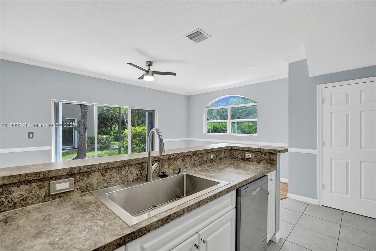 CORAL PARK TOWNHOMES WEST - Residential Lease