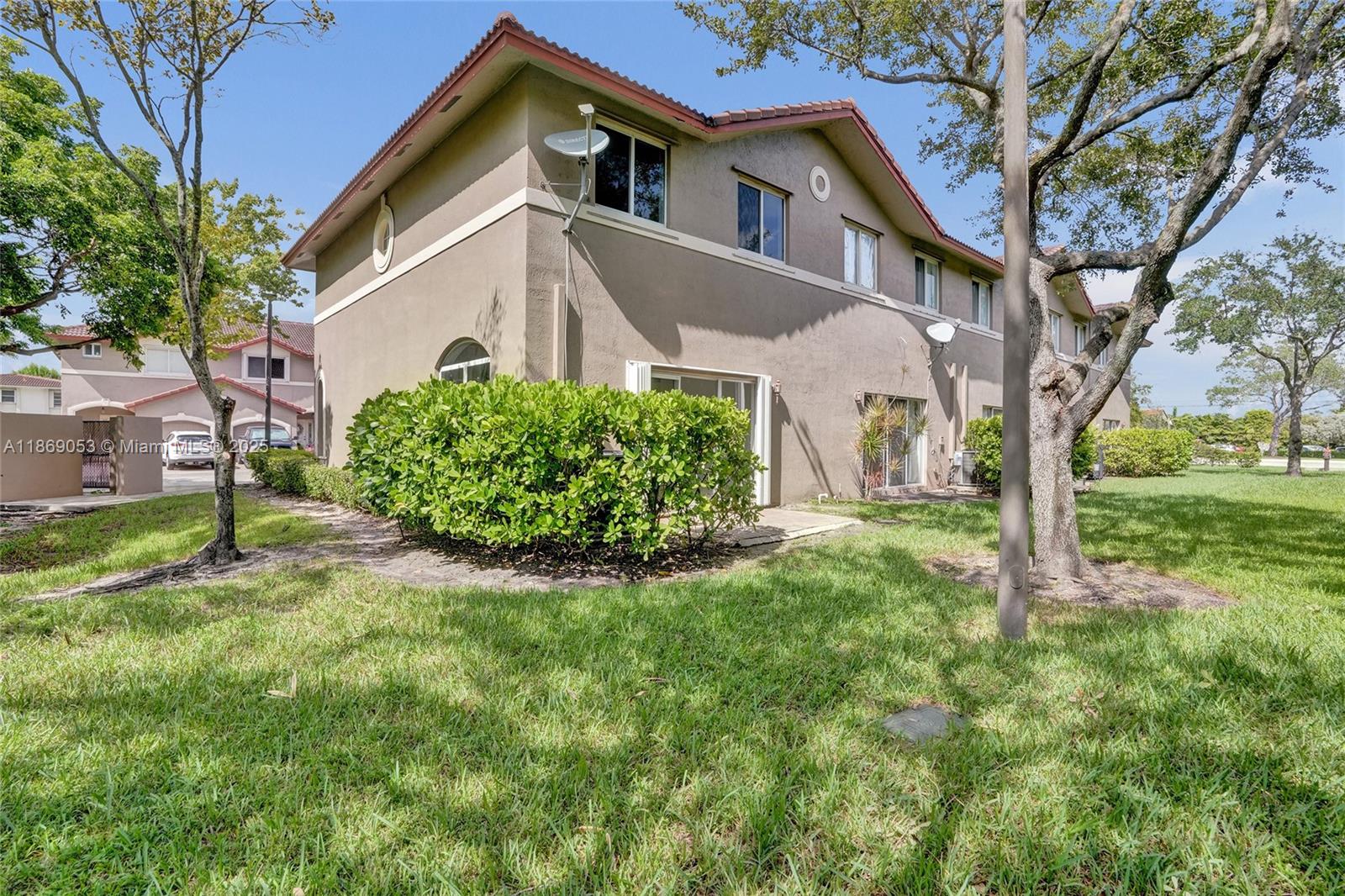 CORAL PARK TOWNHOMES WEST - Residential Lease