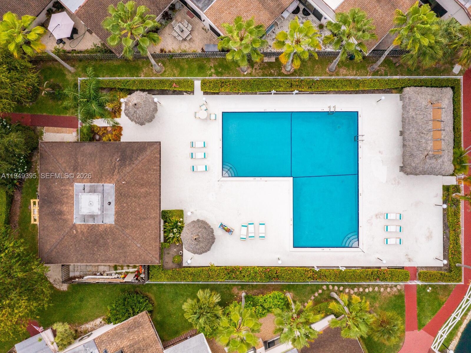 HARBOURWOOD VILLAS - Residential