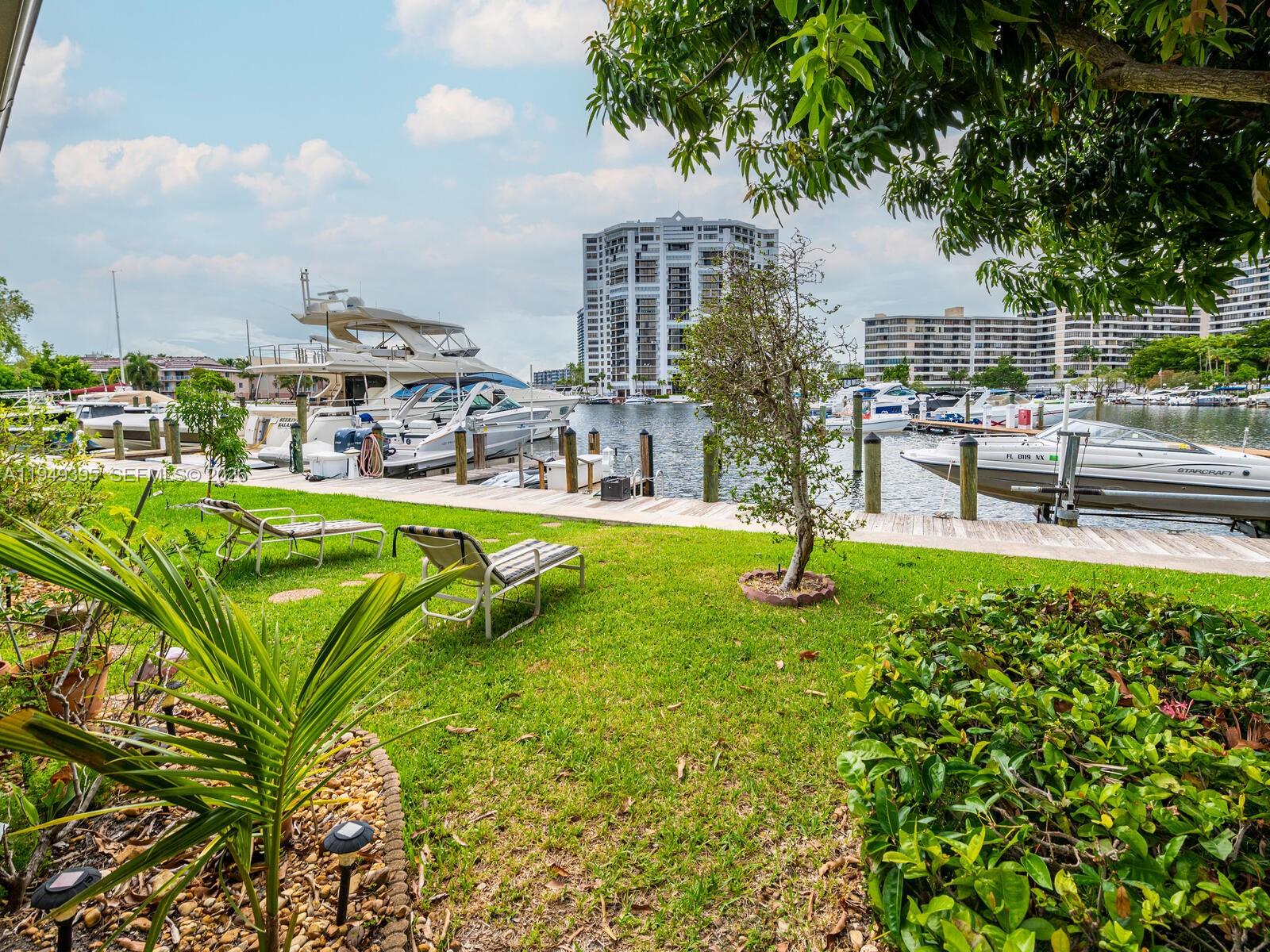 HARBOURWOOD VILLAS - Residential