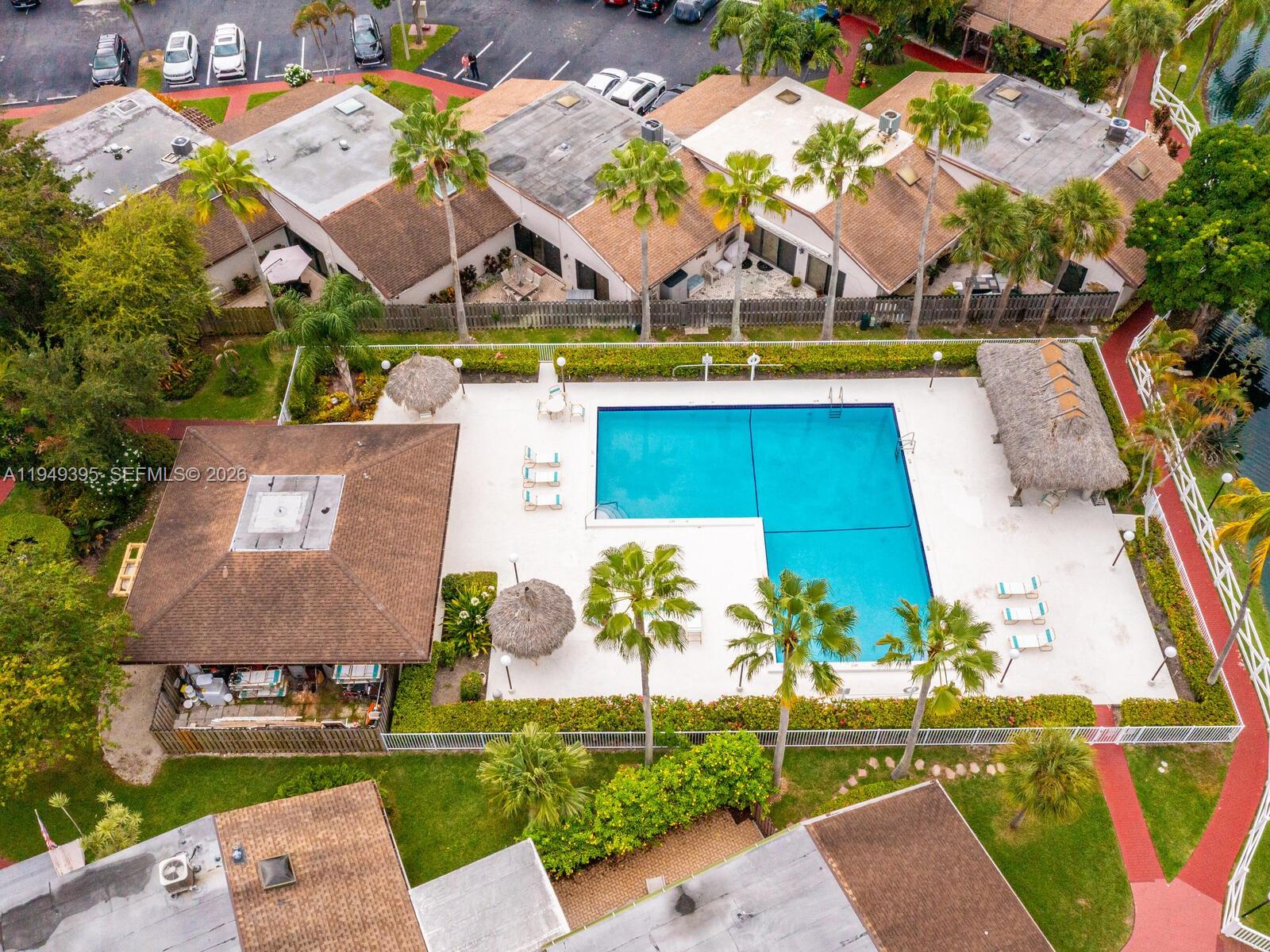 HARBOURWOOD VILLAS - Residential