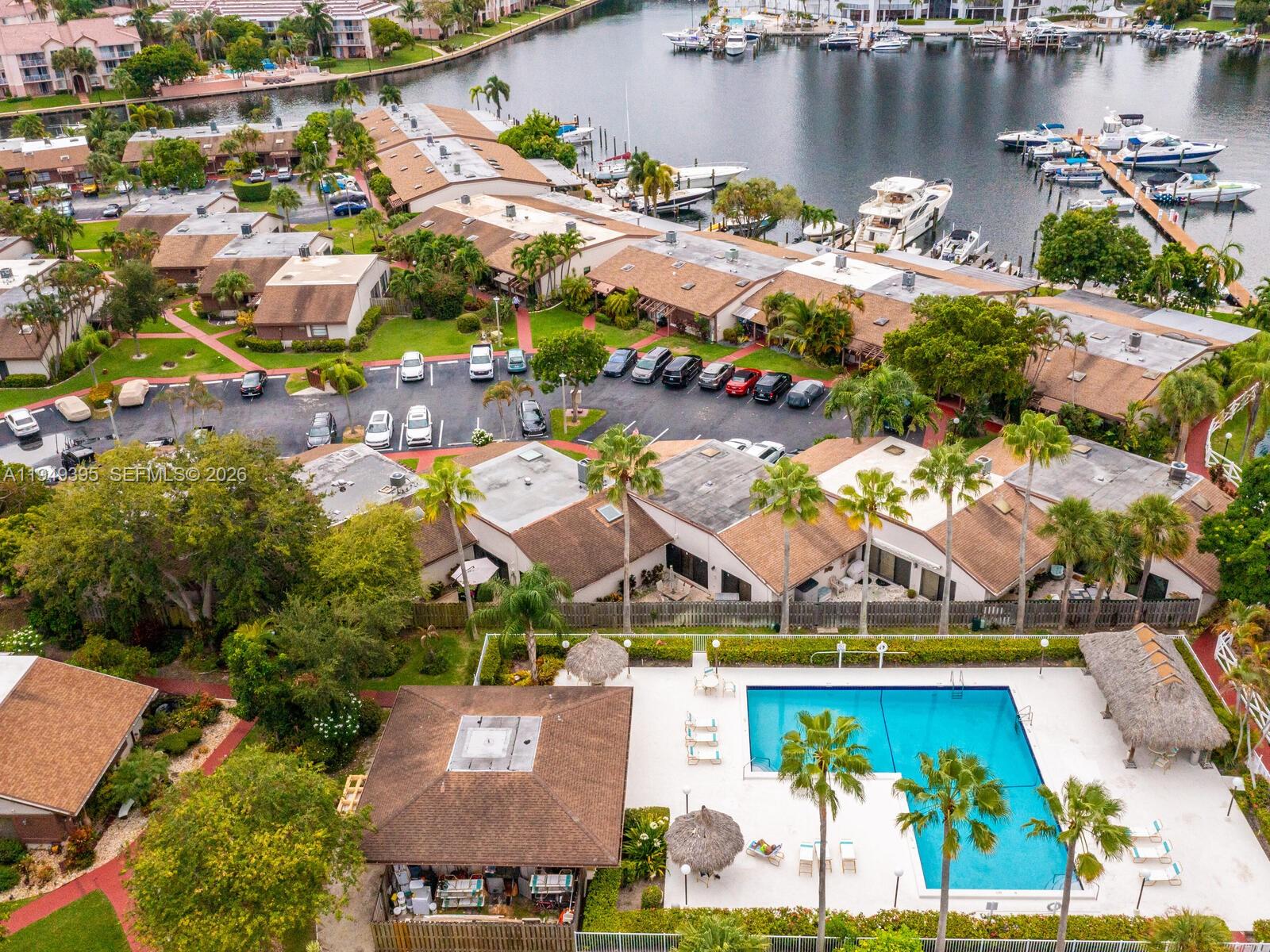 HARBOURWOOD VILLAS - Residential