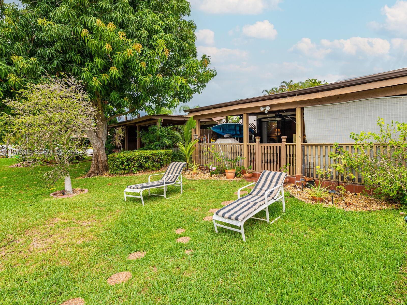 HARBOURWOOD VILLAS - Residential