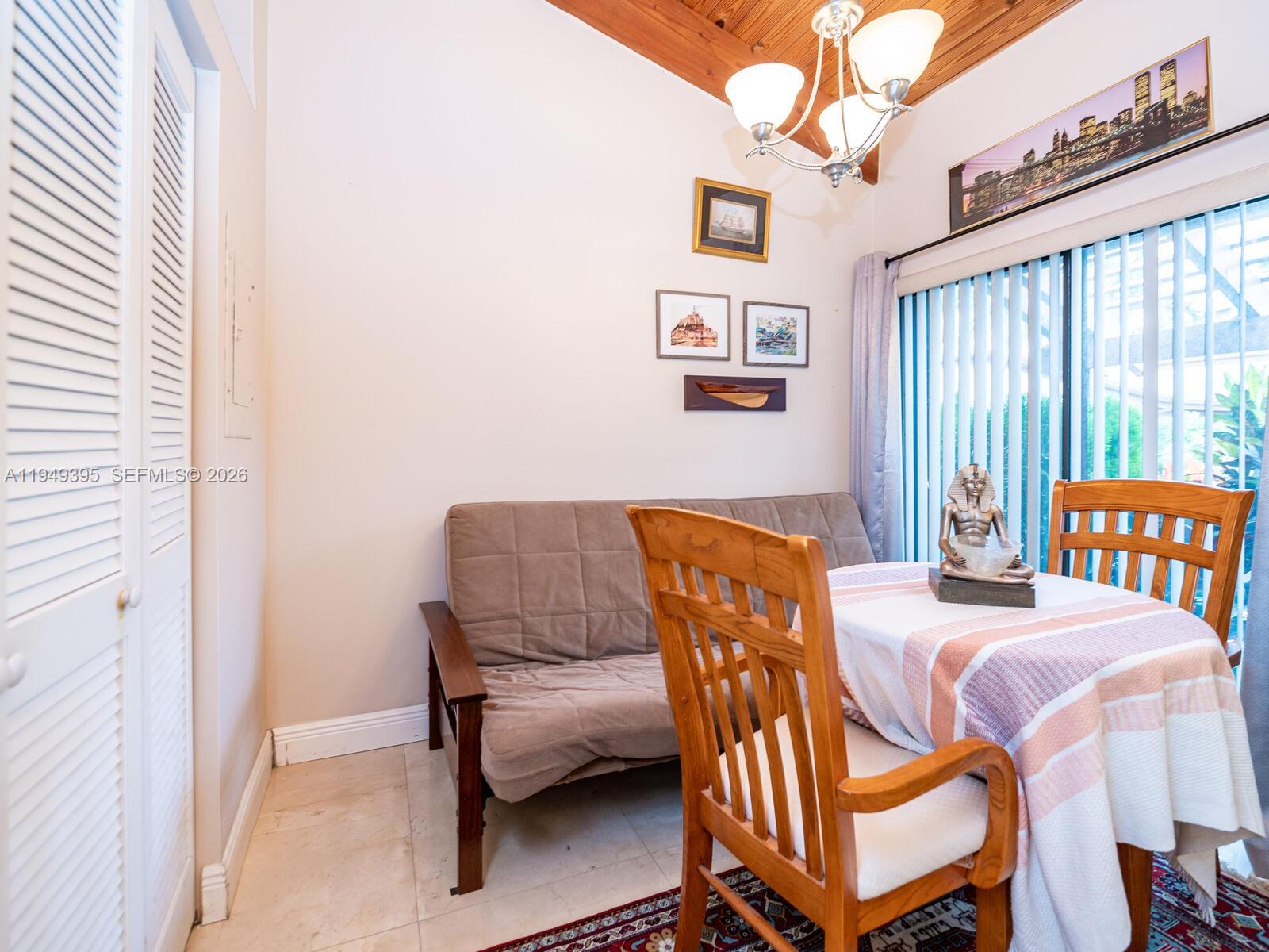 HARBOURWOOD VILLAS - Residential