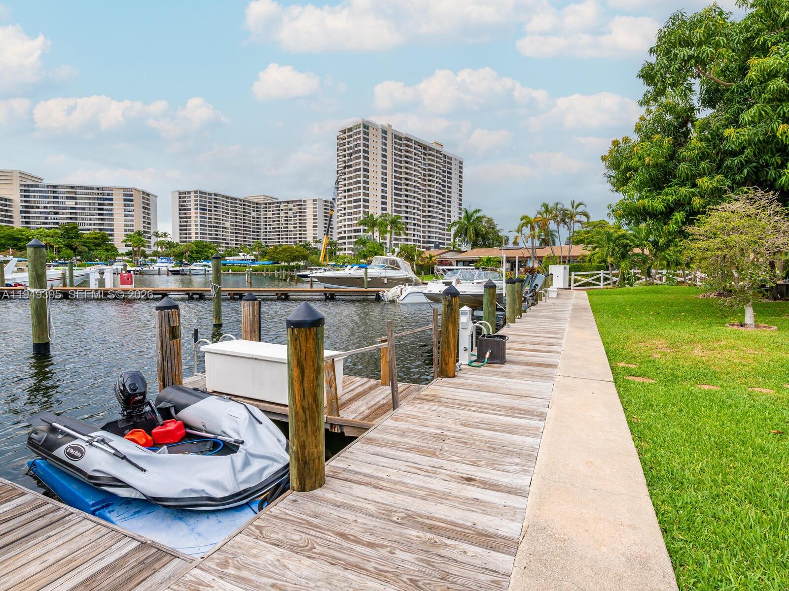 HARBOURWOOD VILLAS - Residential