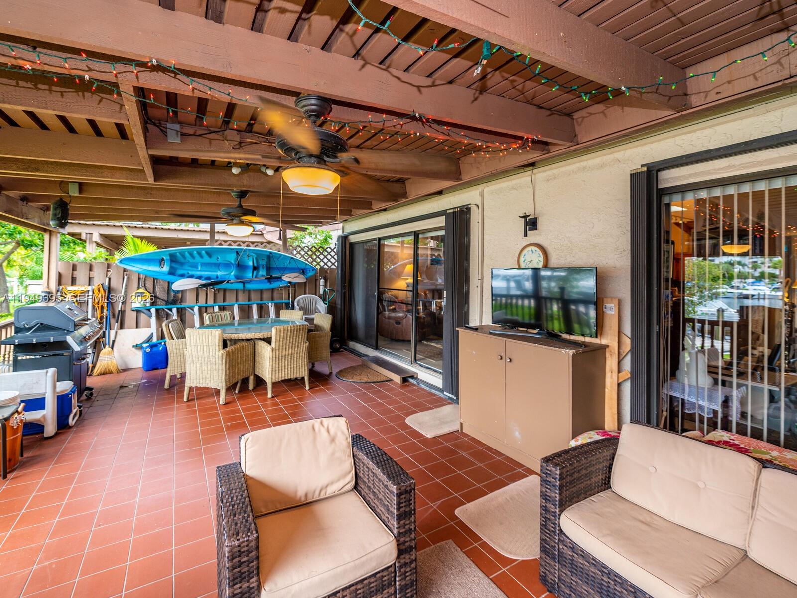 HARBOURWOOD VILLAS - Residential