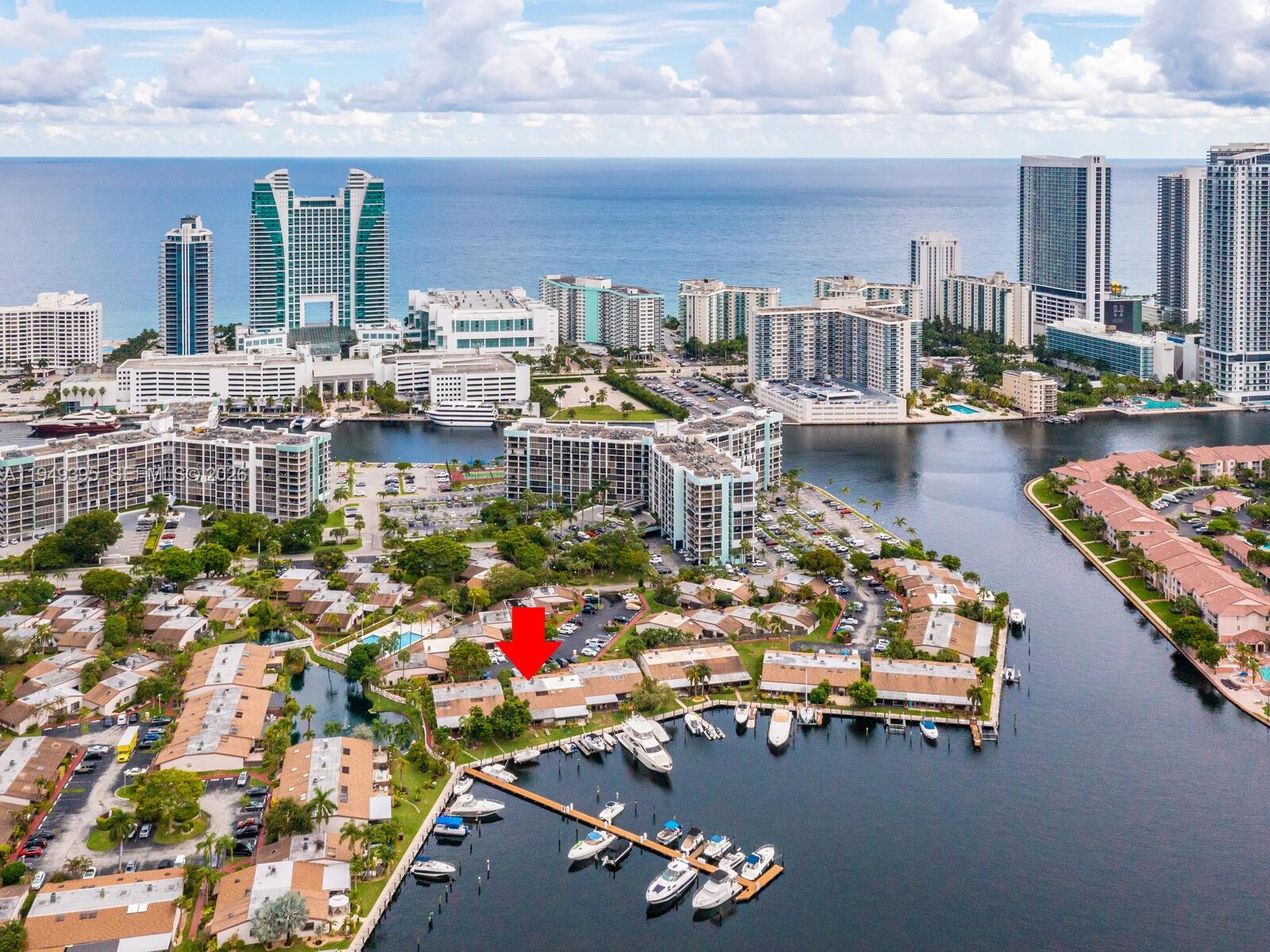 HARBOURWOOD VILLAS - Residential