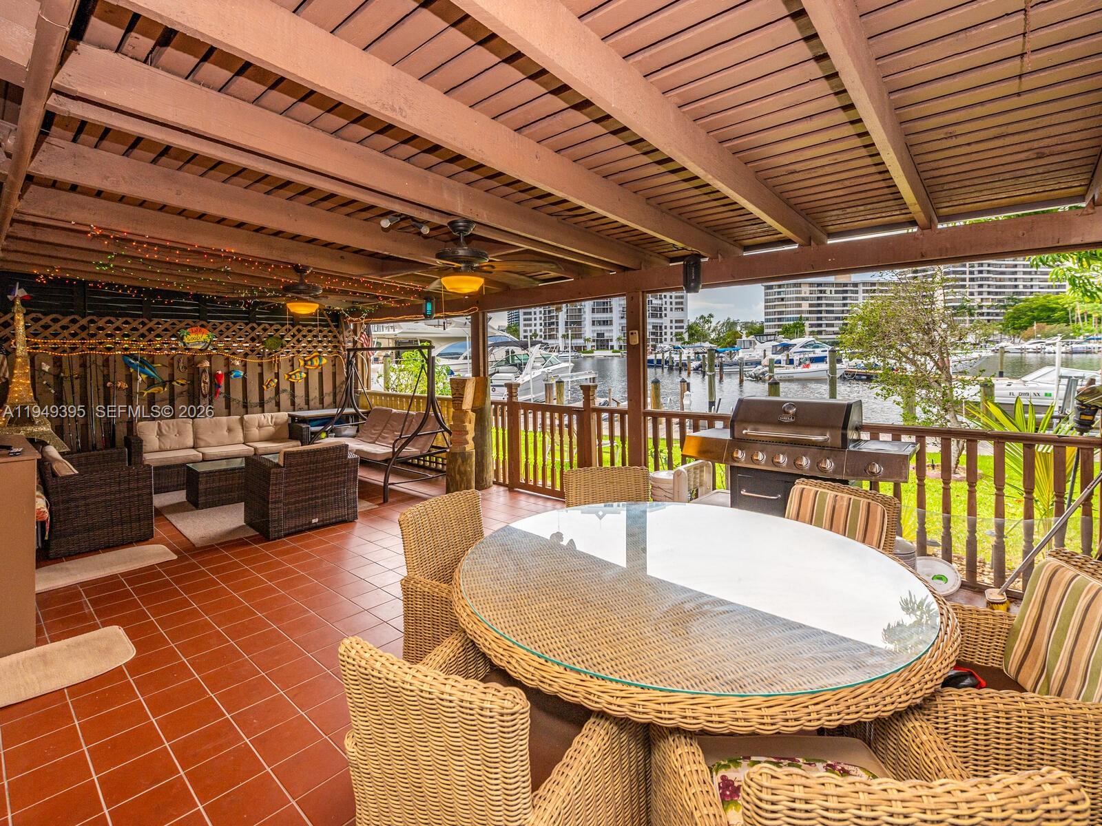 HARBOURWOOD VILLAS - Residential