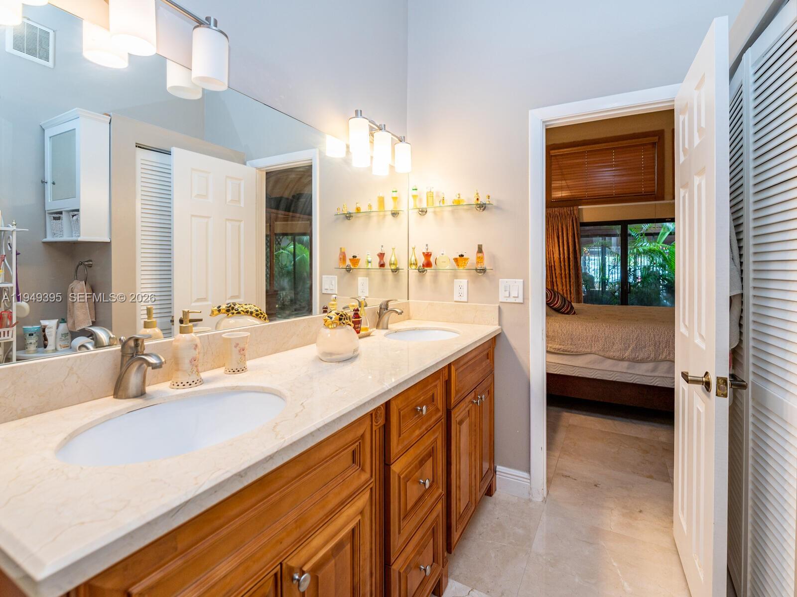 HARBOURWOOD VILLAS - Residential