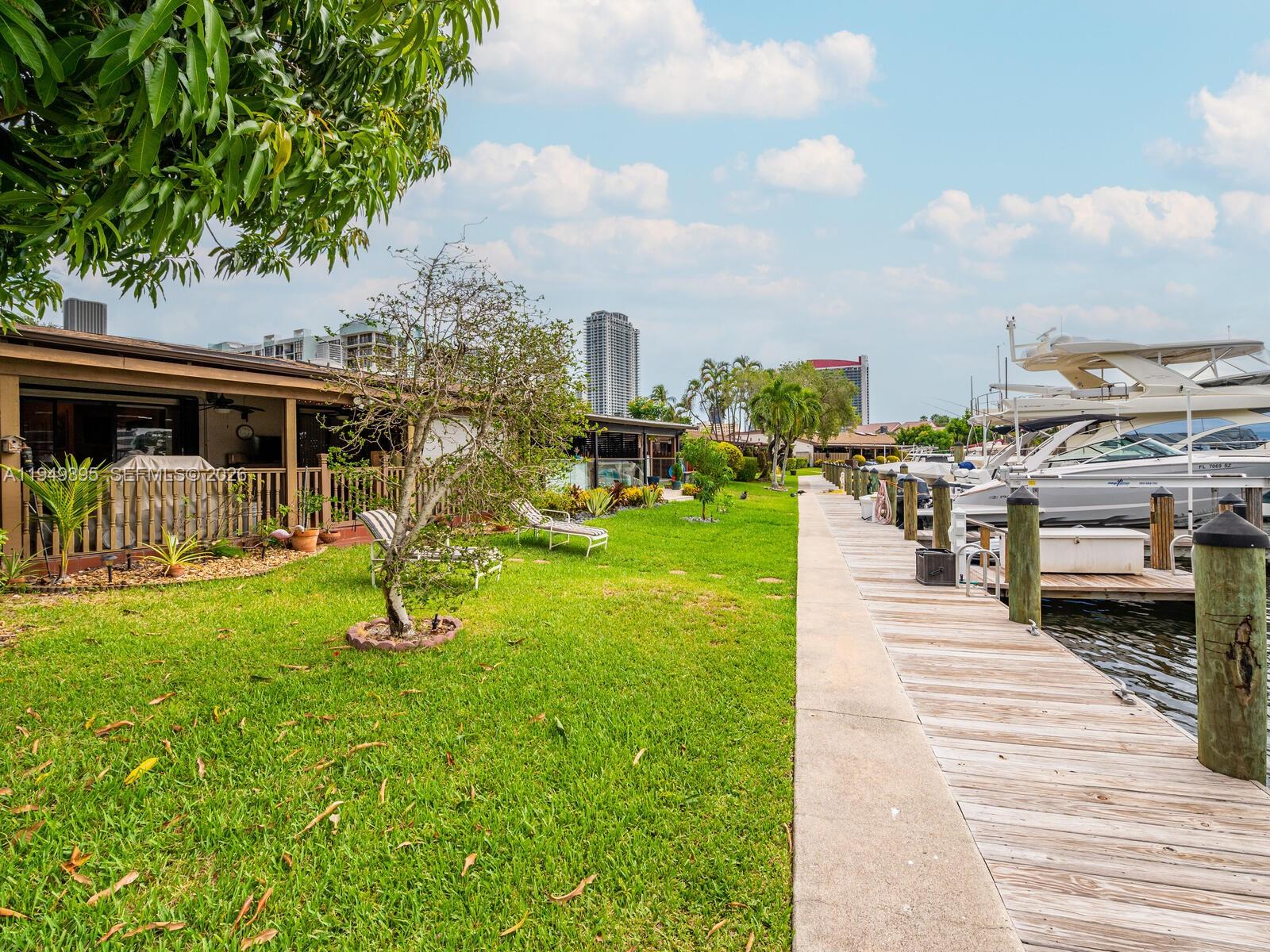 HARBOURWOOD VILLAS - Residential