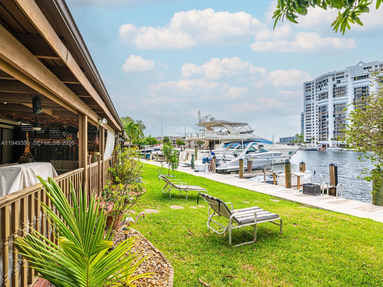 HARBOURWOOD VILLAS - Residential