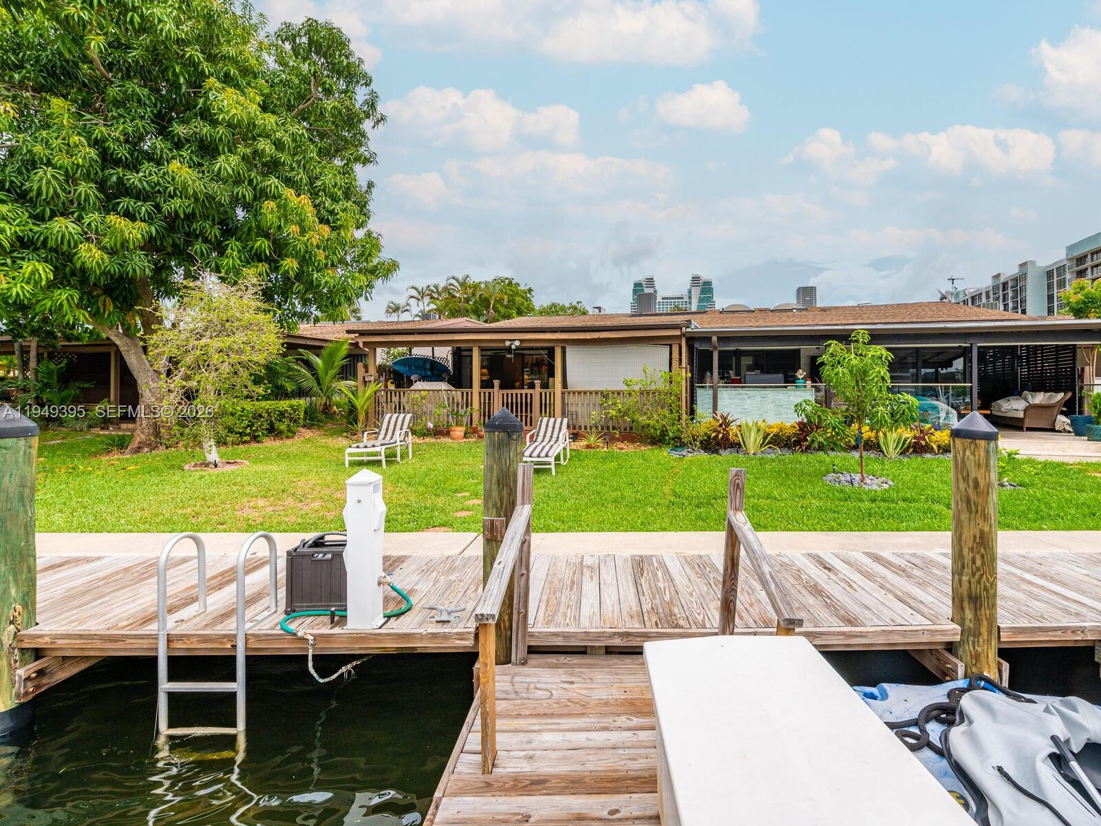 HARBOURWOOD VILLAS - Residential