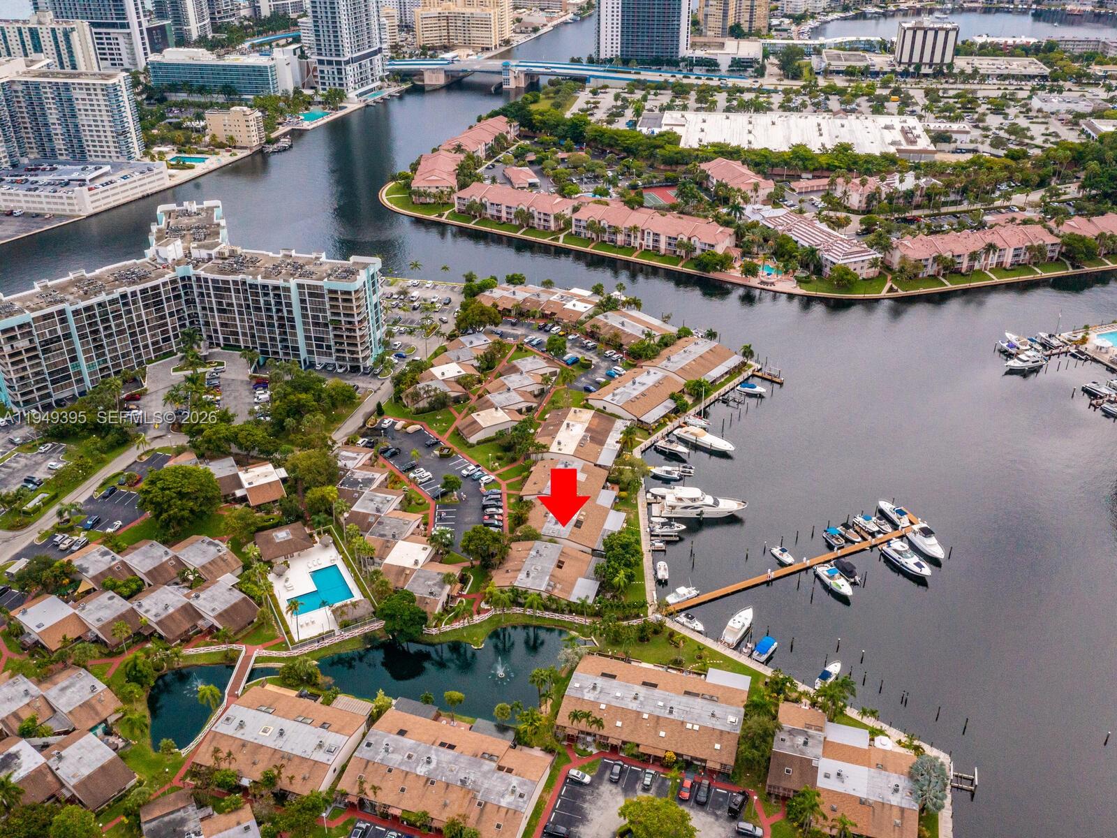 HARBOURWOOD VILLAS - Residential