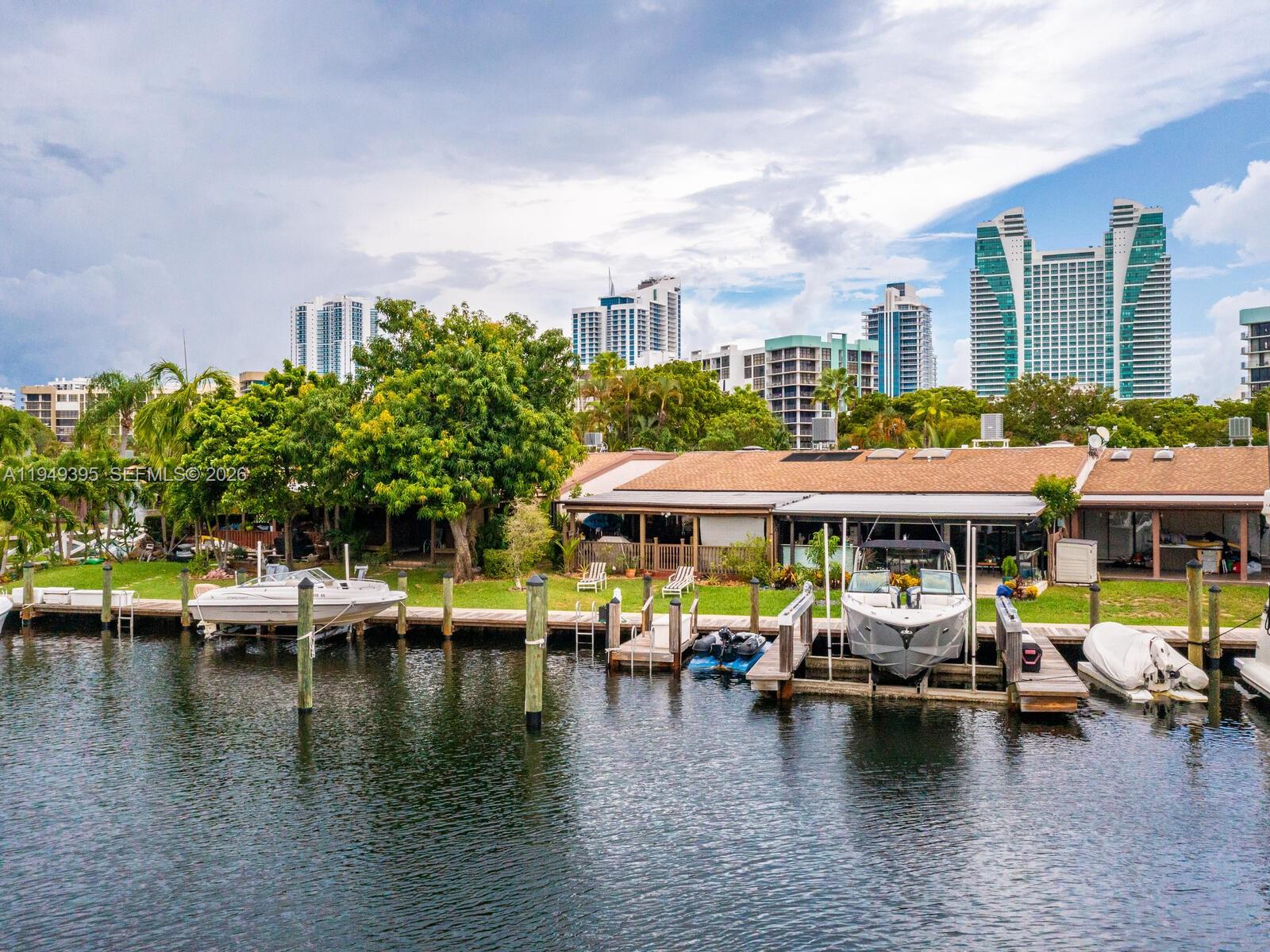 HARBOURWOOD VILLAS - Residential